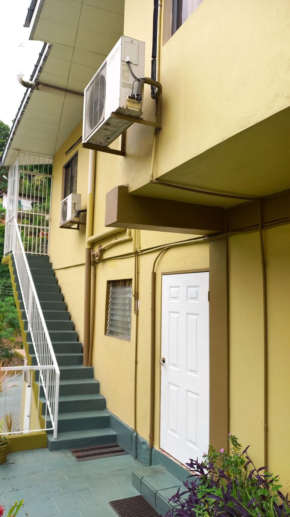 Varios Shalom Guest House