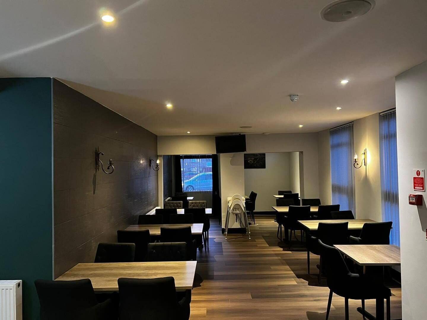 Vista Lobby Crown Court Hotel & Bar.