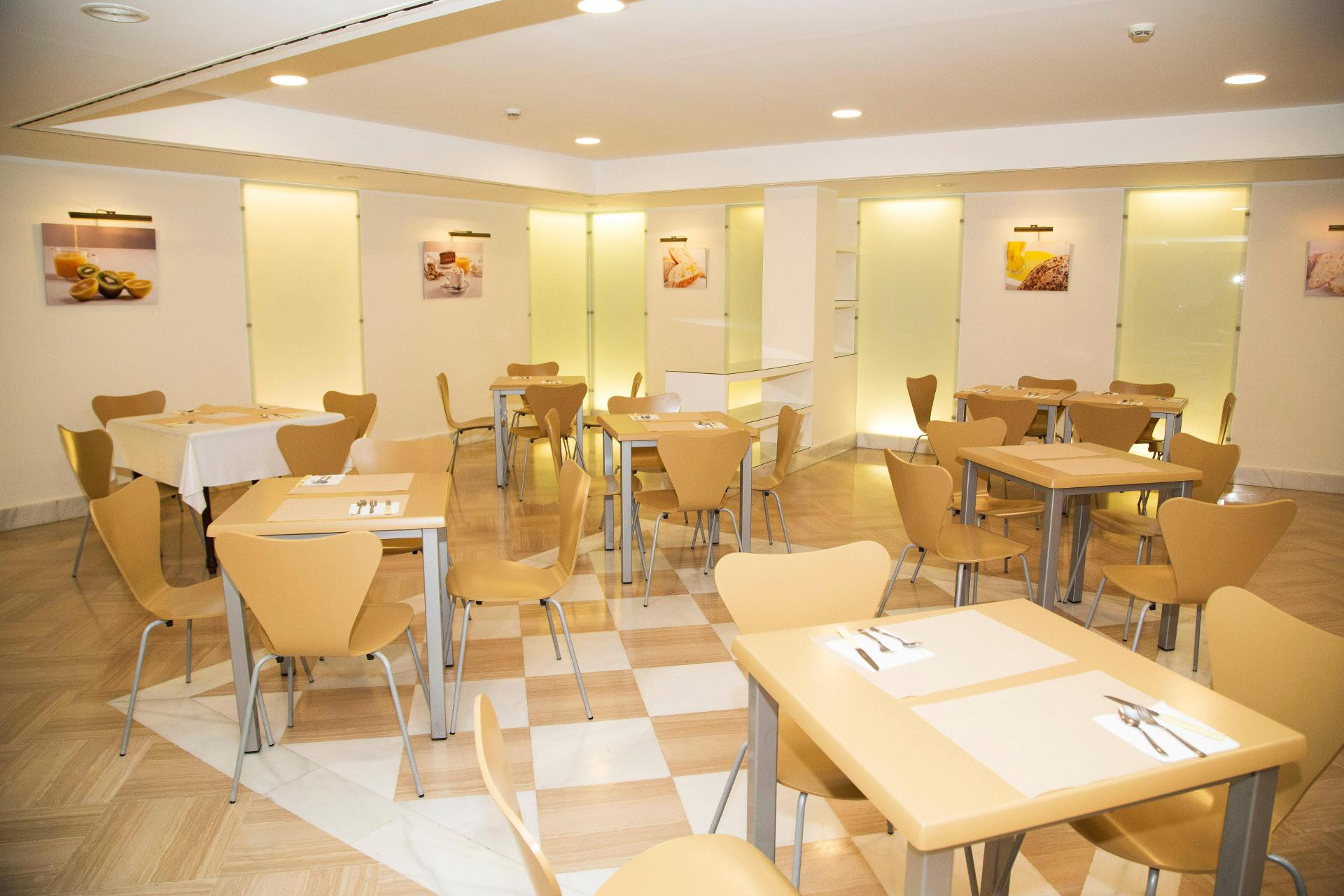 Bar/Salón Hotel Córdoba Centro