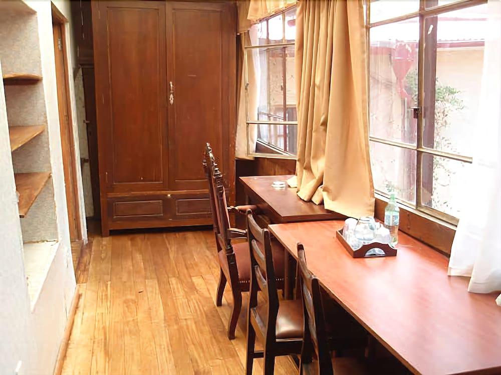 Set de Habitación Hostal Republica