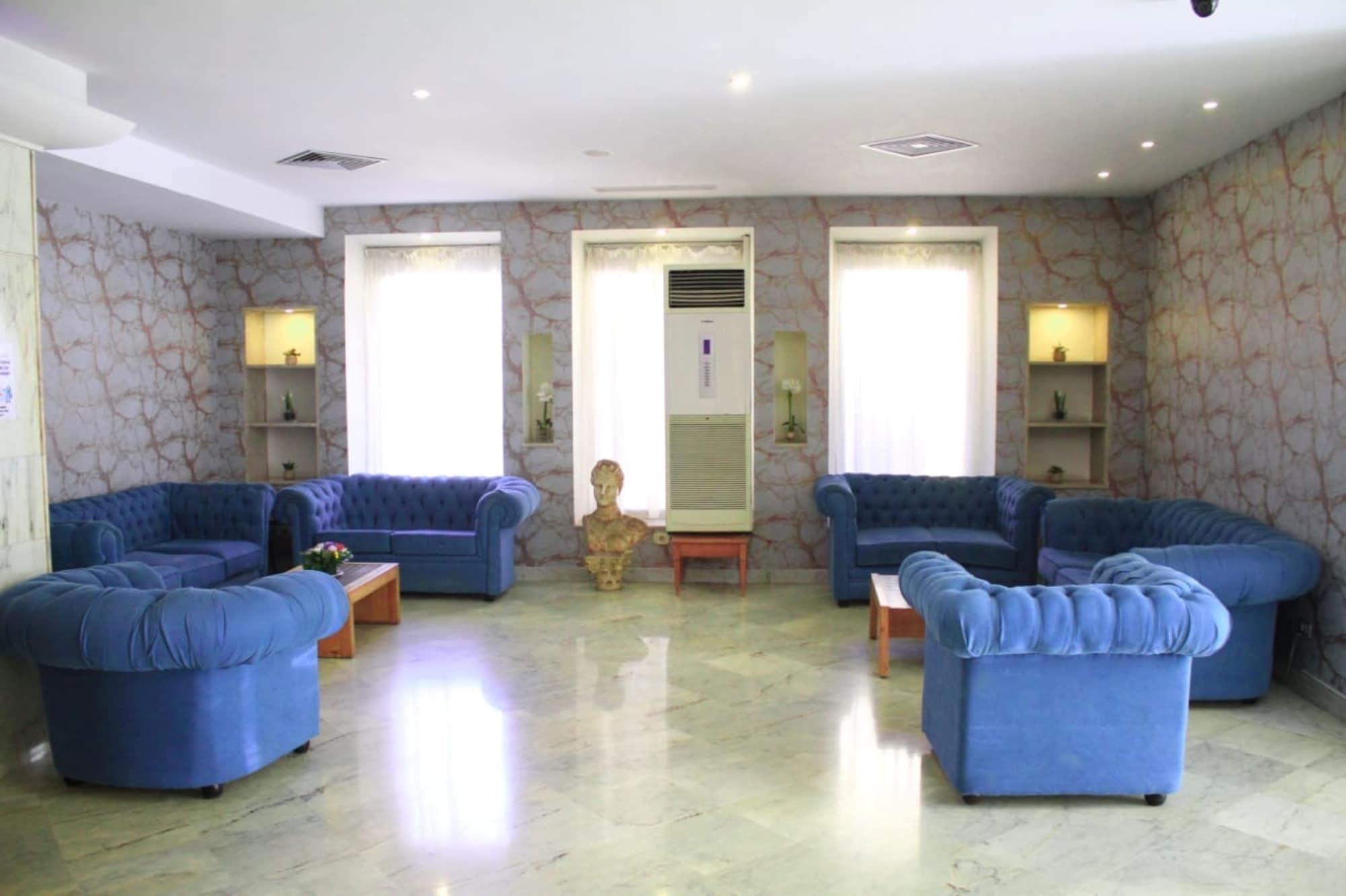 Vista Lobby Hotel Le Pacha