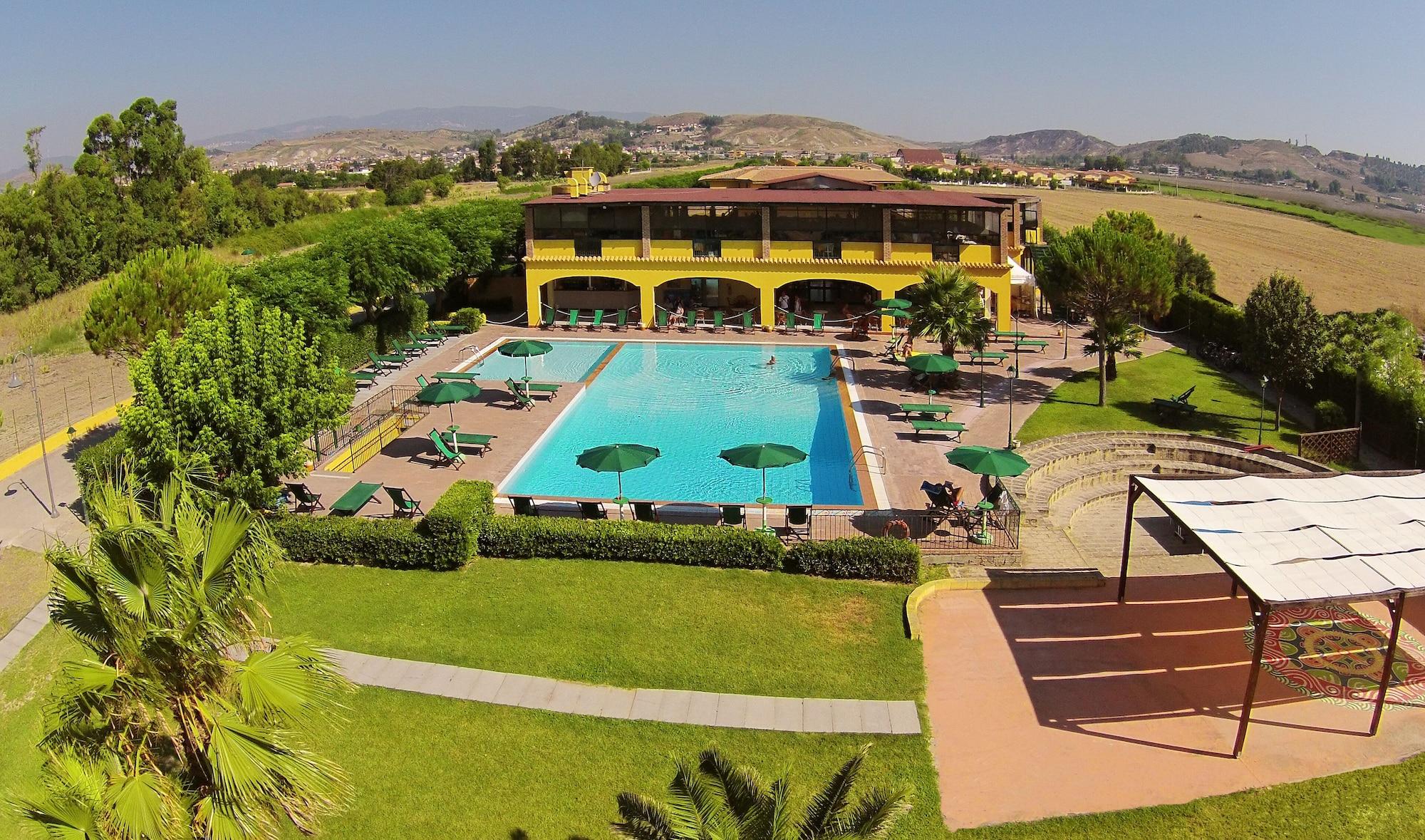 Vista Exterior Marina del Marchese Beach Resort