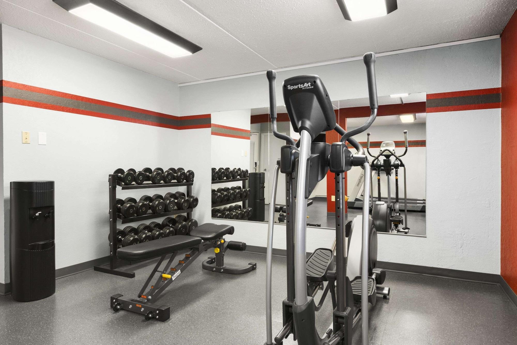 Gimnasio Travelodge by Wyndham Edmonton West