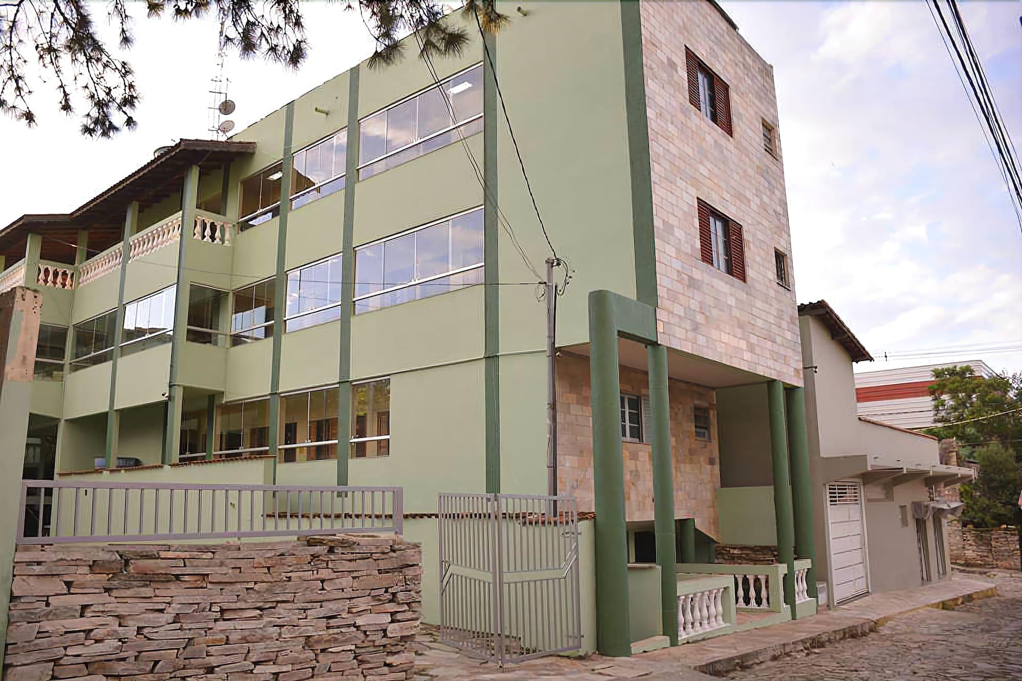 Varios Aliens Palace Hotel