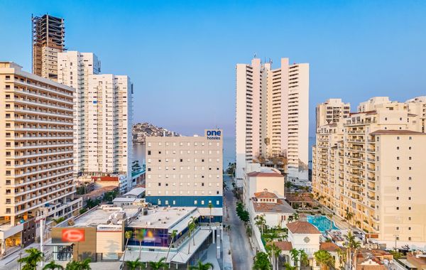 one Acapulco Costera - Hoteles con alberca en Acapulco