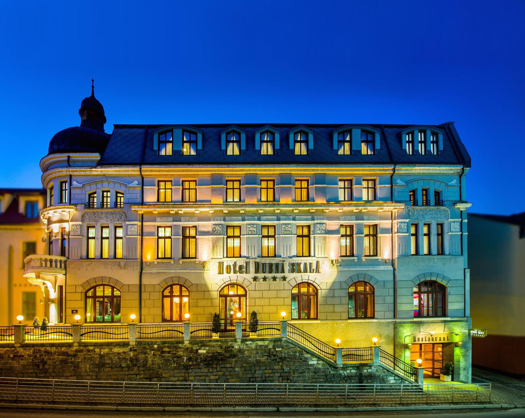 Vista Exterior Hotel Dubna Skala