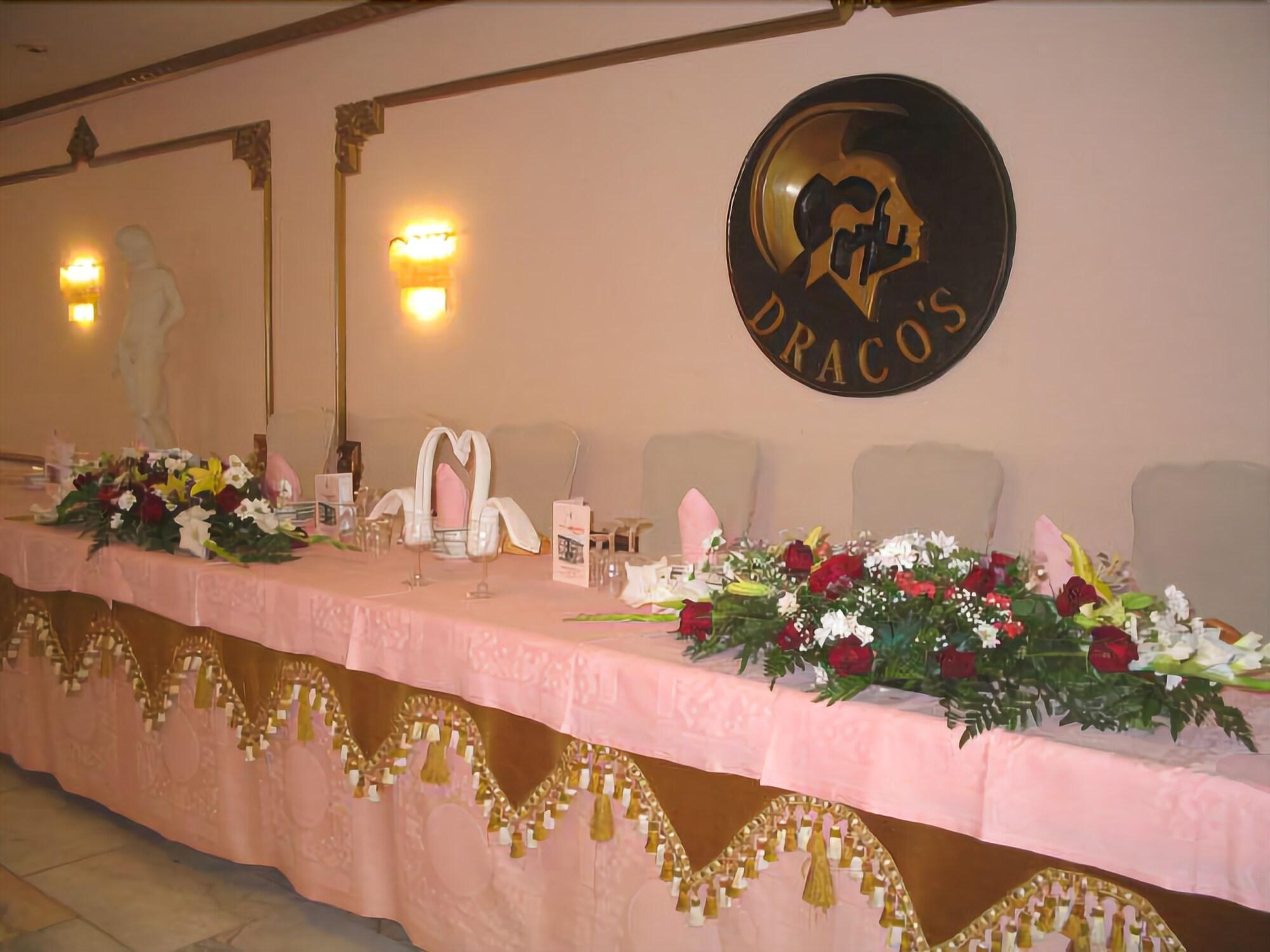 Salón de Baile Hotel Dracos Cebreros