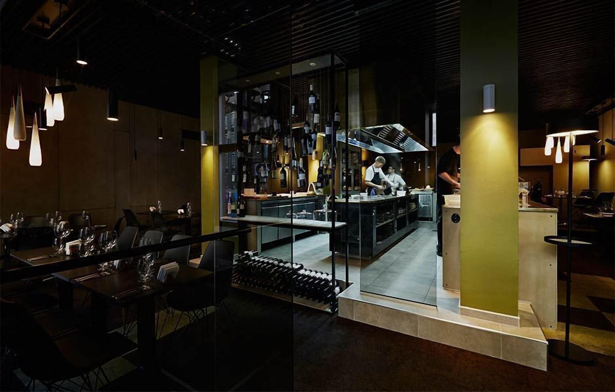 Bar/Salón Mayfair Hotel Tunneln