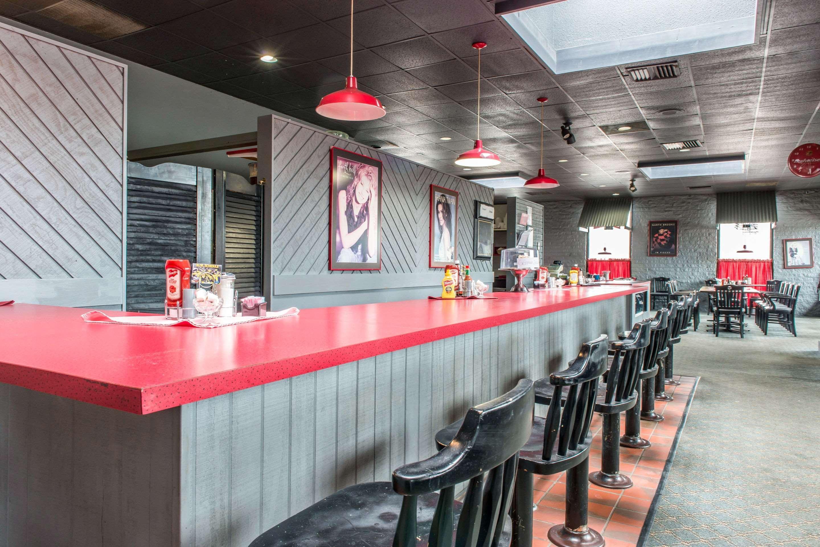 Restaurant Quality Inn & Suites Fairview - Erie