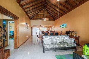 Renta temporal - YanceyLargo- 4BR Villa Jacuzzi & Mountain Views by RedAwning