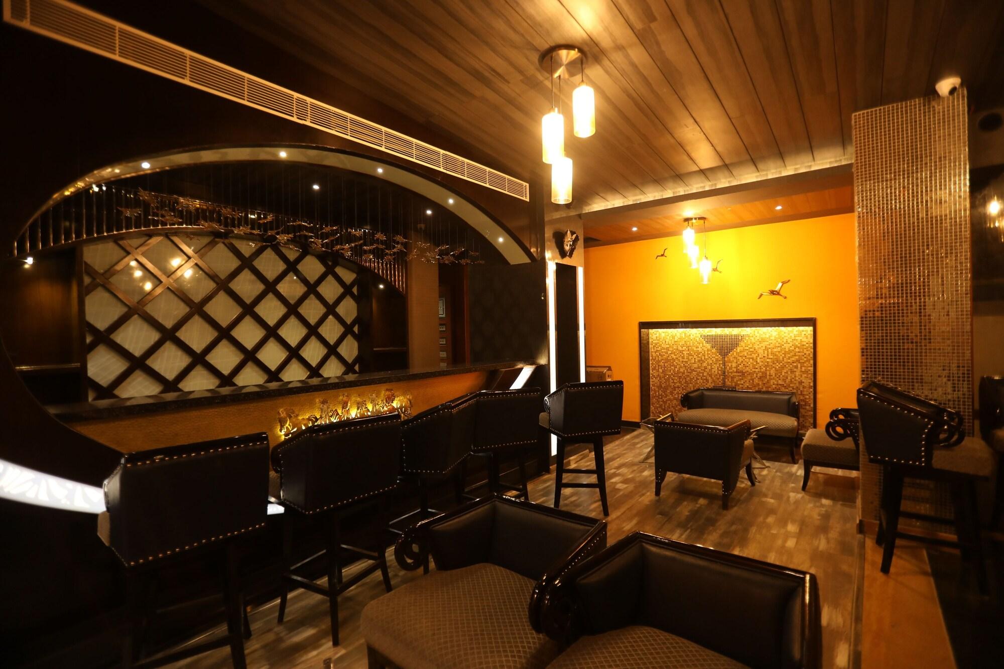 Bar/Salón The Pinnacle INN Sarnath