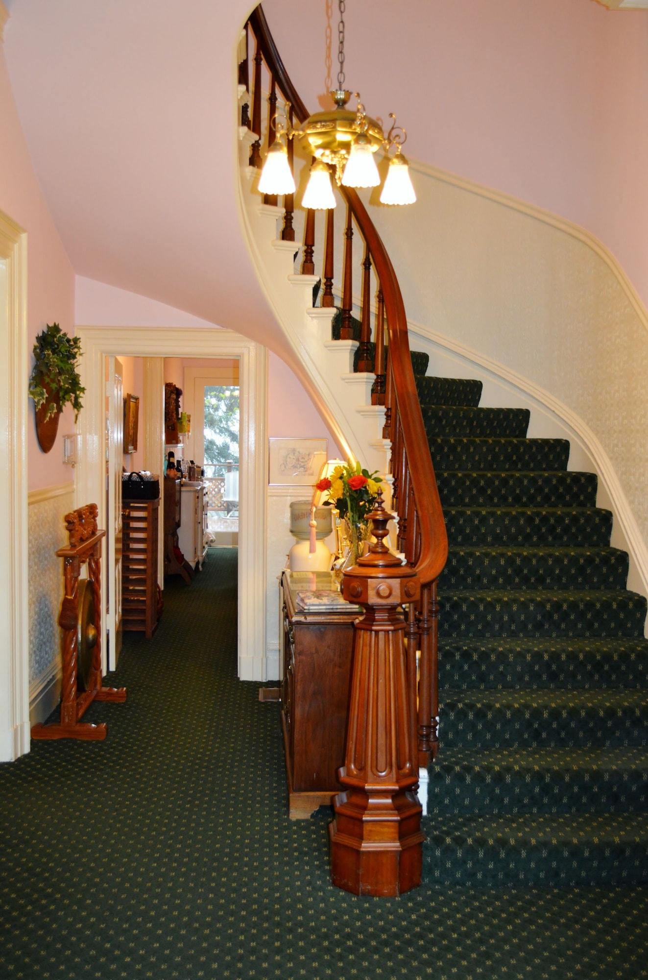 Vista Lobby The Gables Wine Country Inn