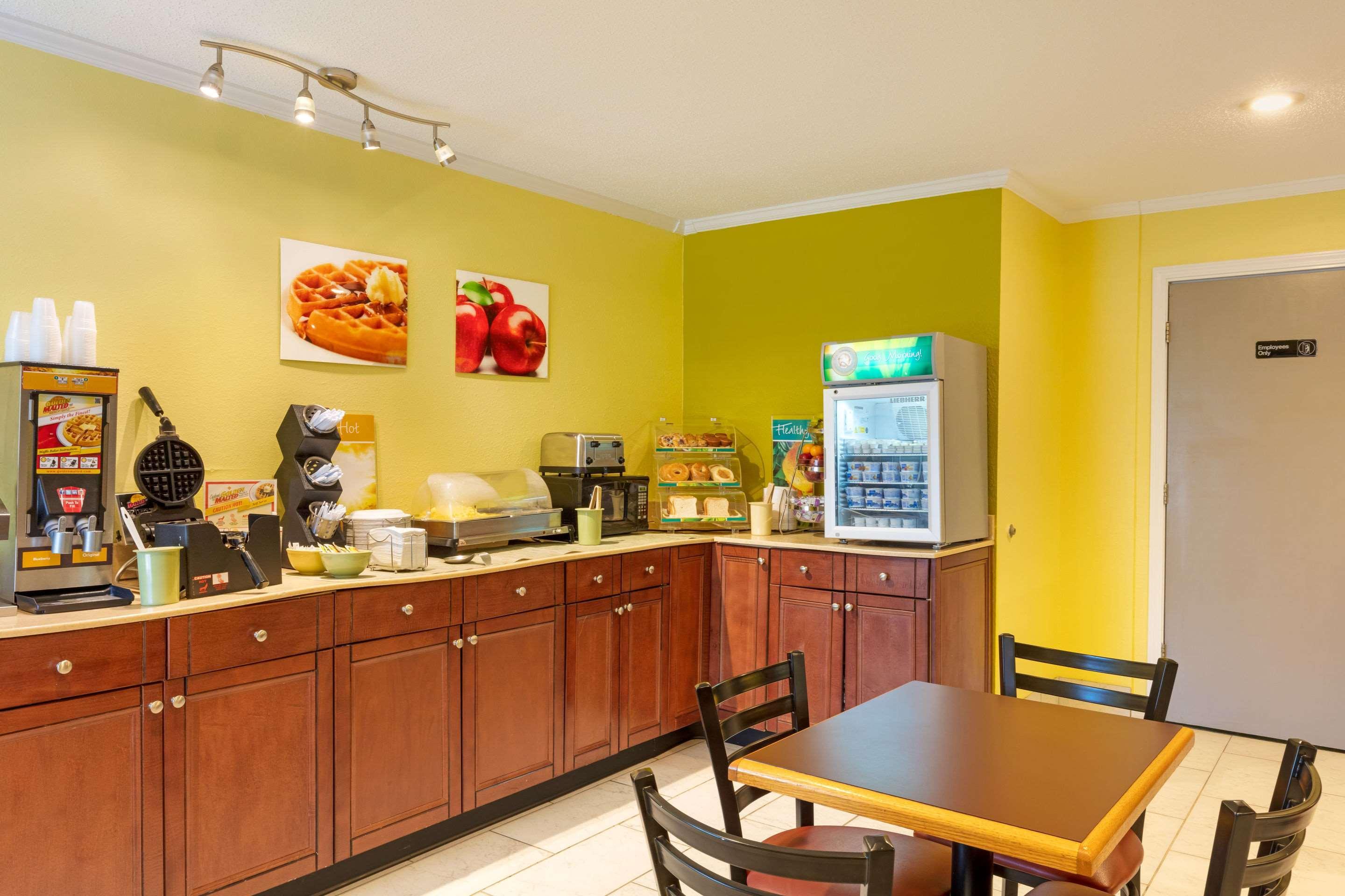 Restaurant Quality Inn Cleveland North