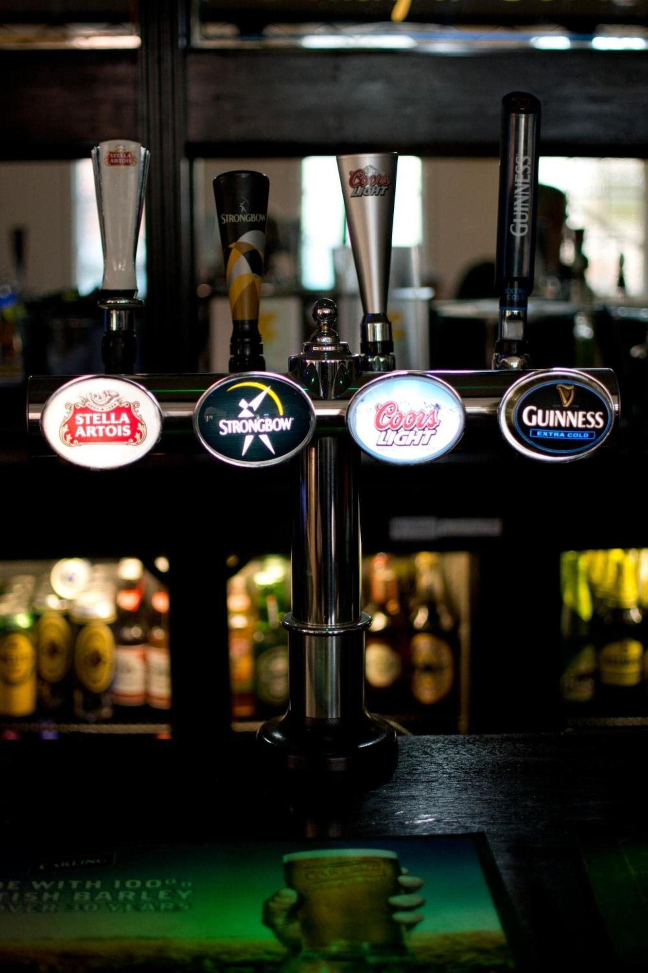 Bar/Salón Crofts Hotel
