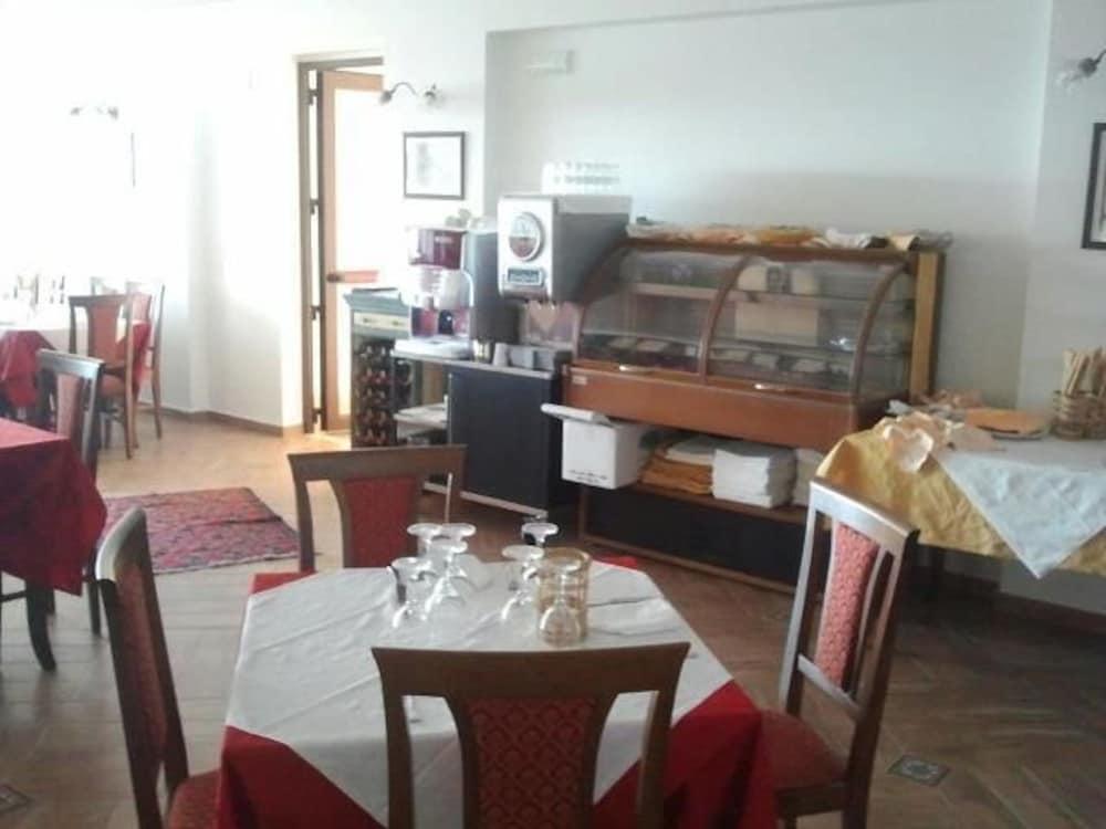 Bar/Salón La Rosa Hotel - Selinunte