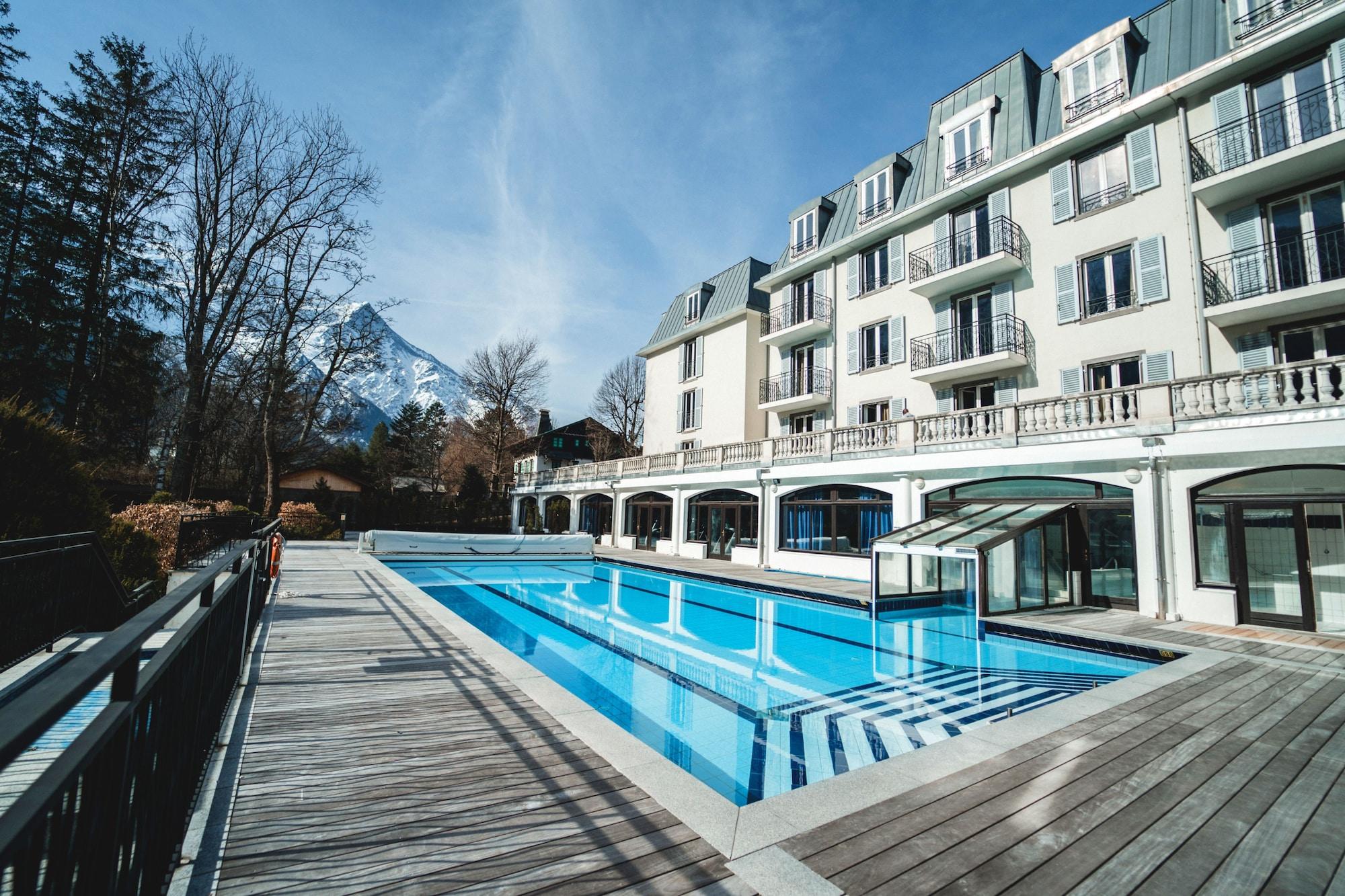 Vista Piscina La Folie Douce Hôtel Chamonix