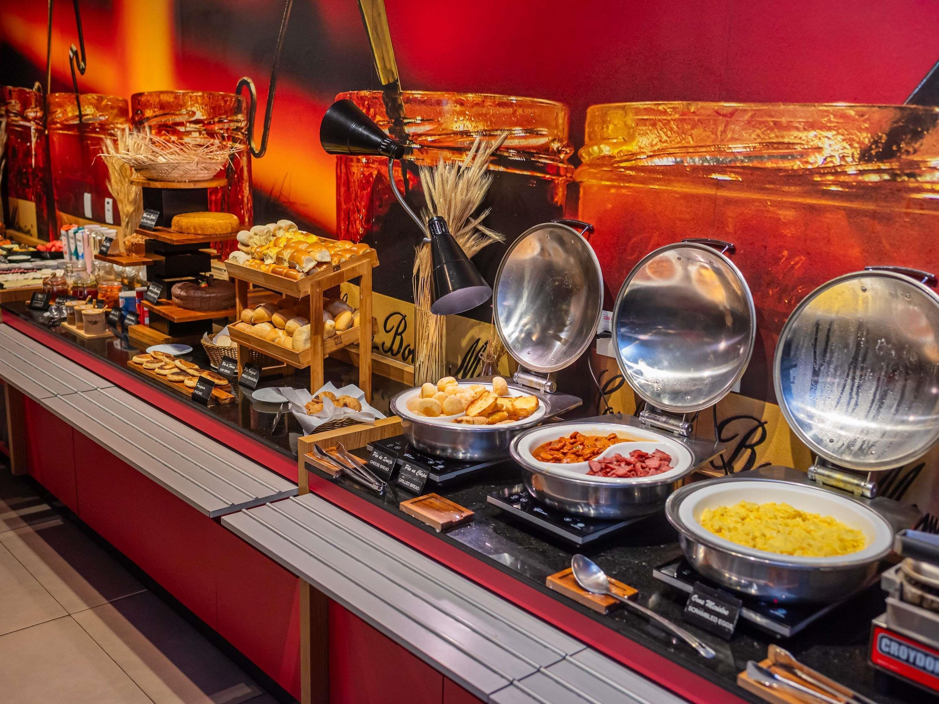 Restaurant Ibis Guaratingueta Aparecida - Próximo ao Circuito da Fé e Frei Galvão