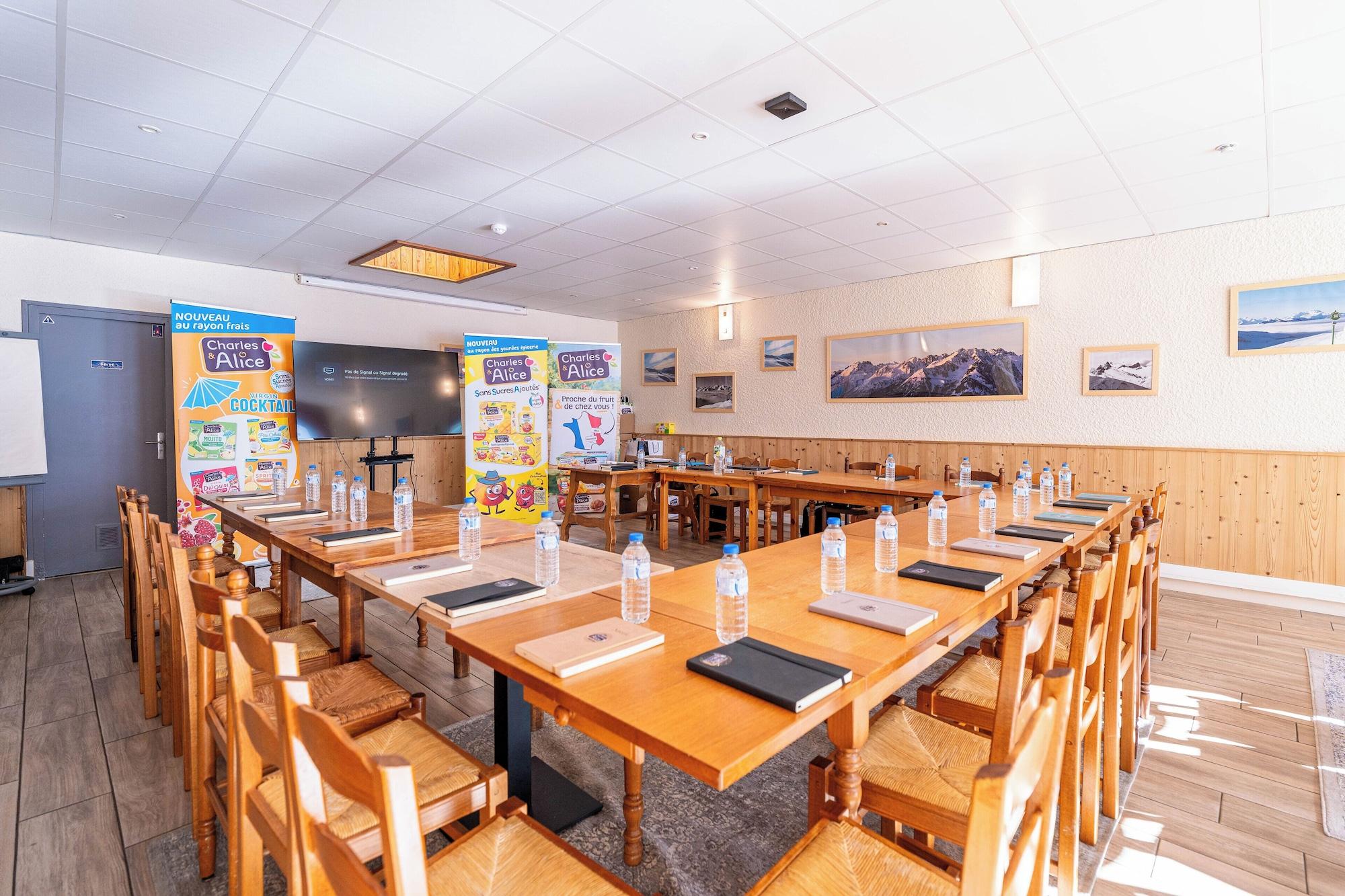 Sala de Reuniones Casa Moho Saint-François-Longchamp 1450