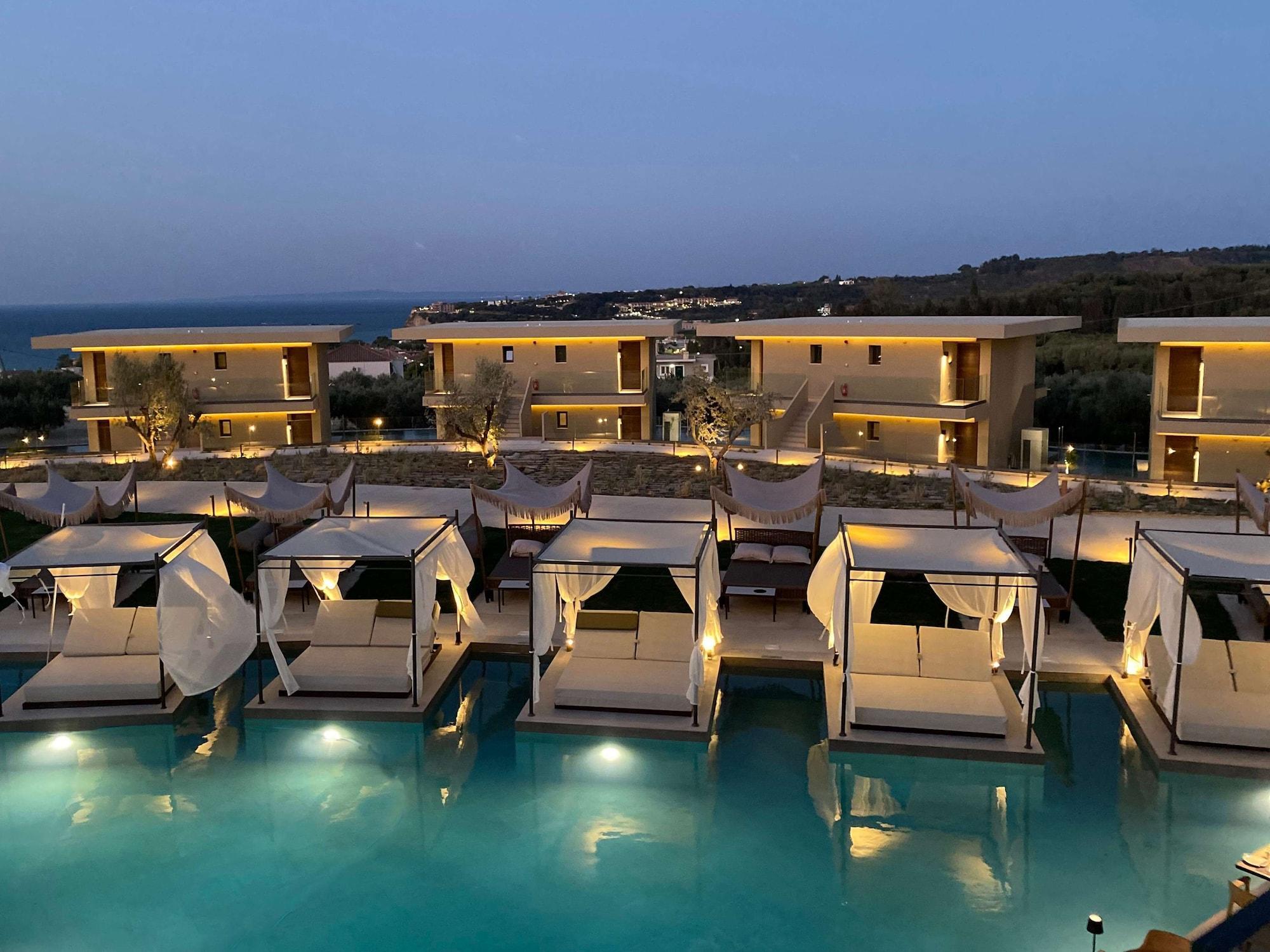 Vista Piscina King Jason Zante – Designed for Adults