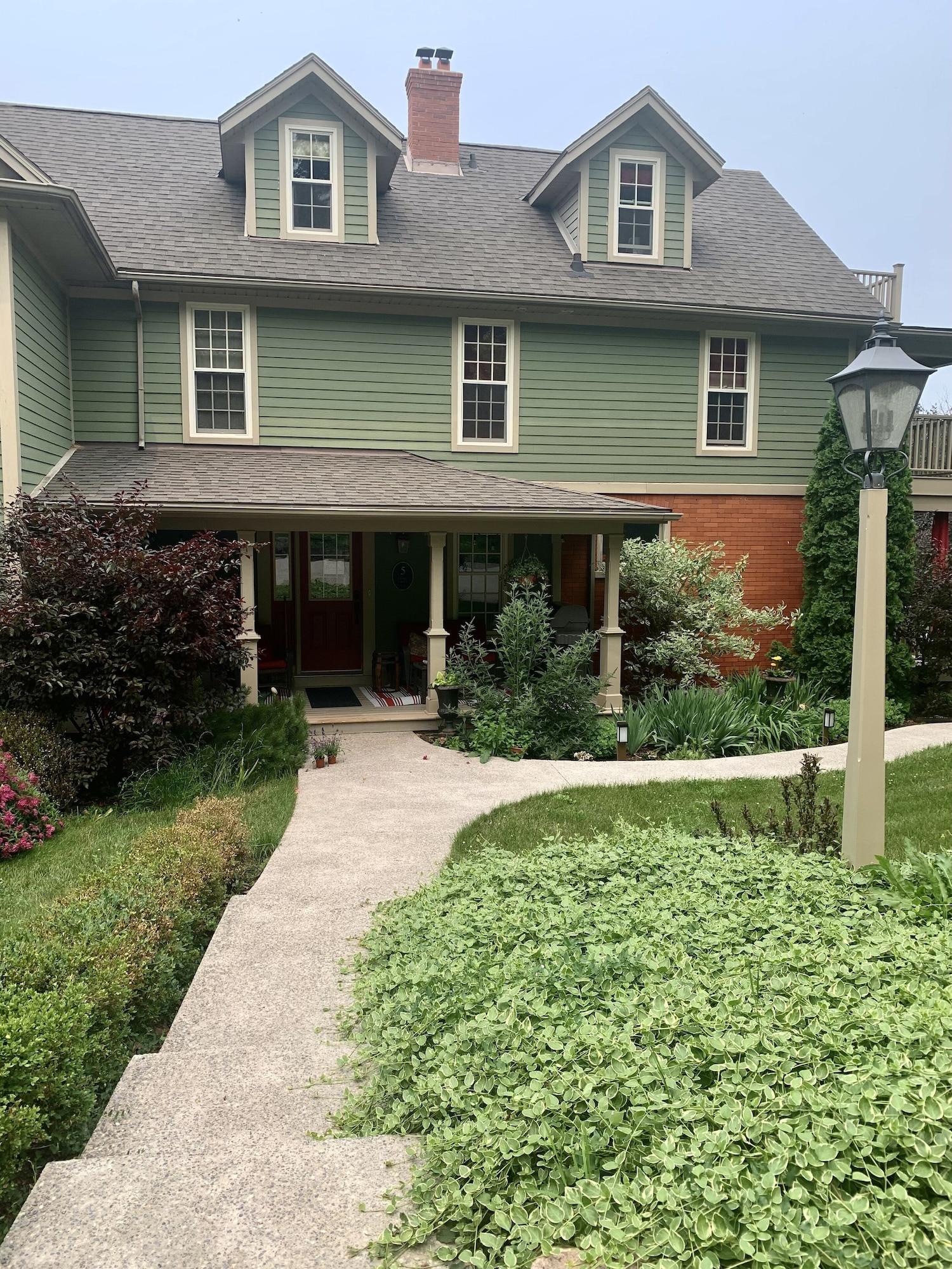 Varios The Red Coat Bed & Breakfast