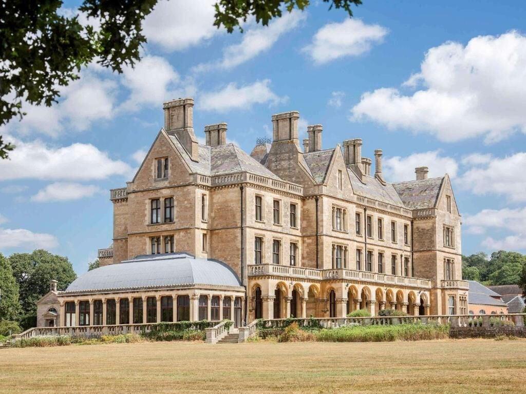 Vista Exterior Walton Hall Hotel & Spa by Sunday