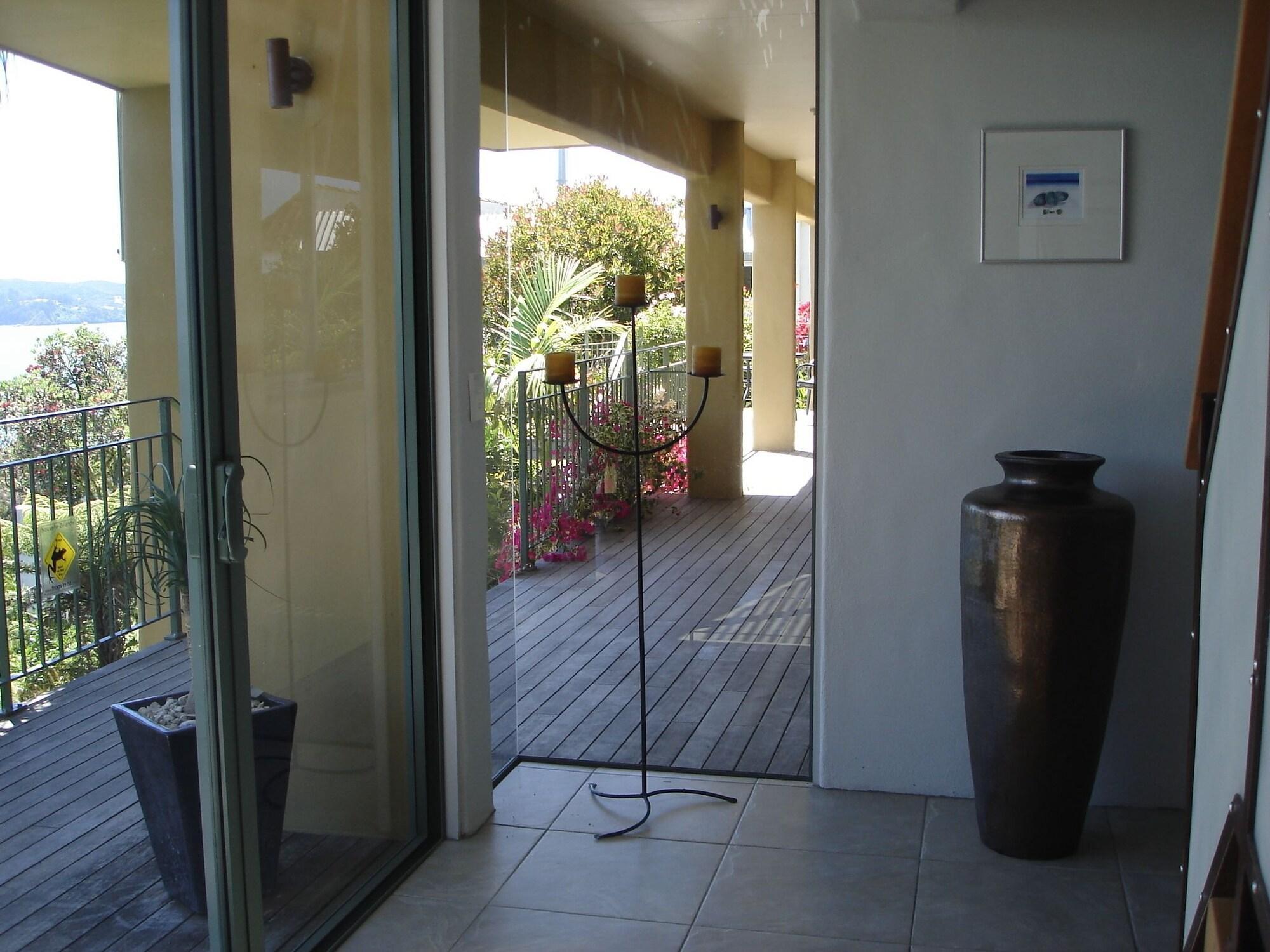 Vista Lobby Allegra House