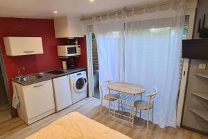 Alquiler Vacacional - Charming Studio with Private Terrace in a Quiet Area - Urban Escape Guaranteed!