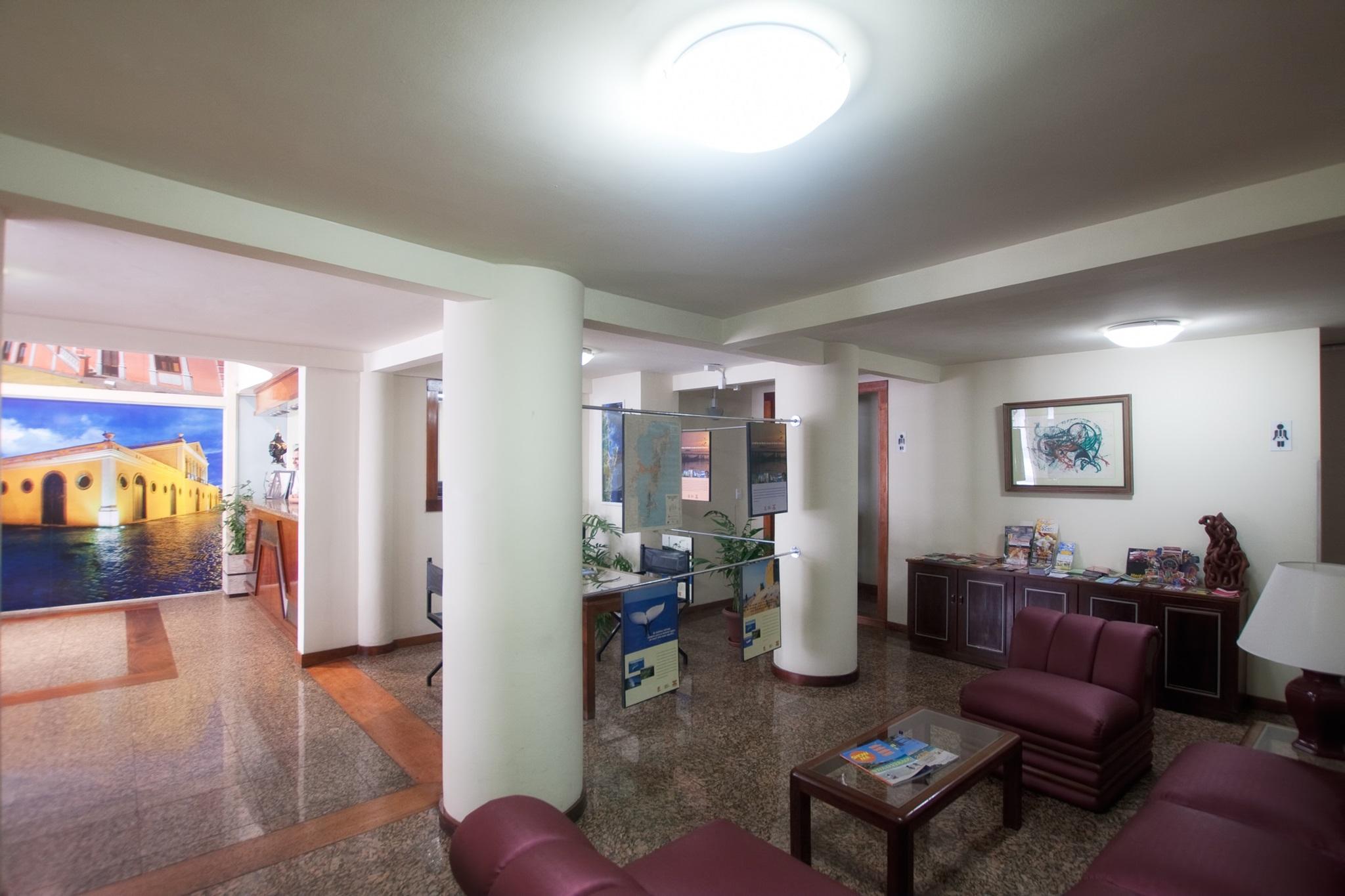 Vista Lobby Oscar Hotel