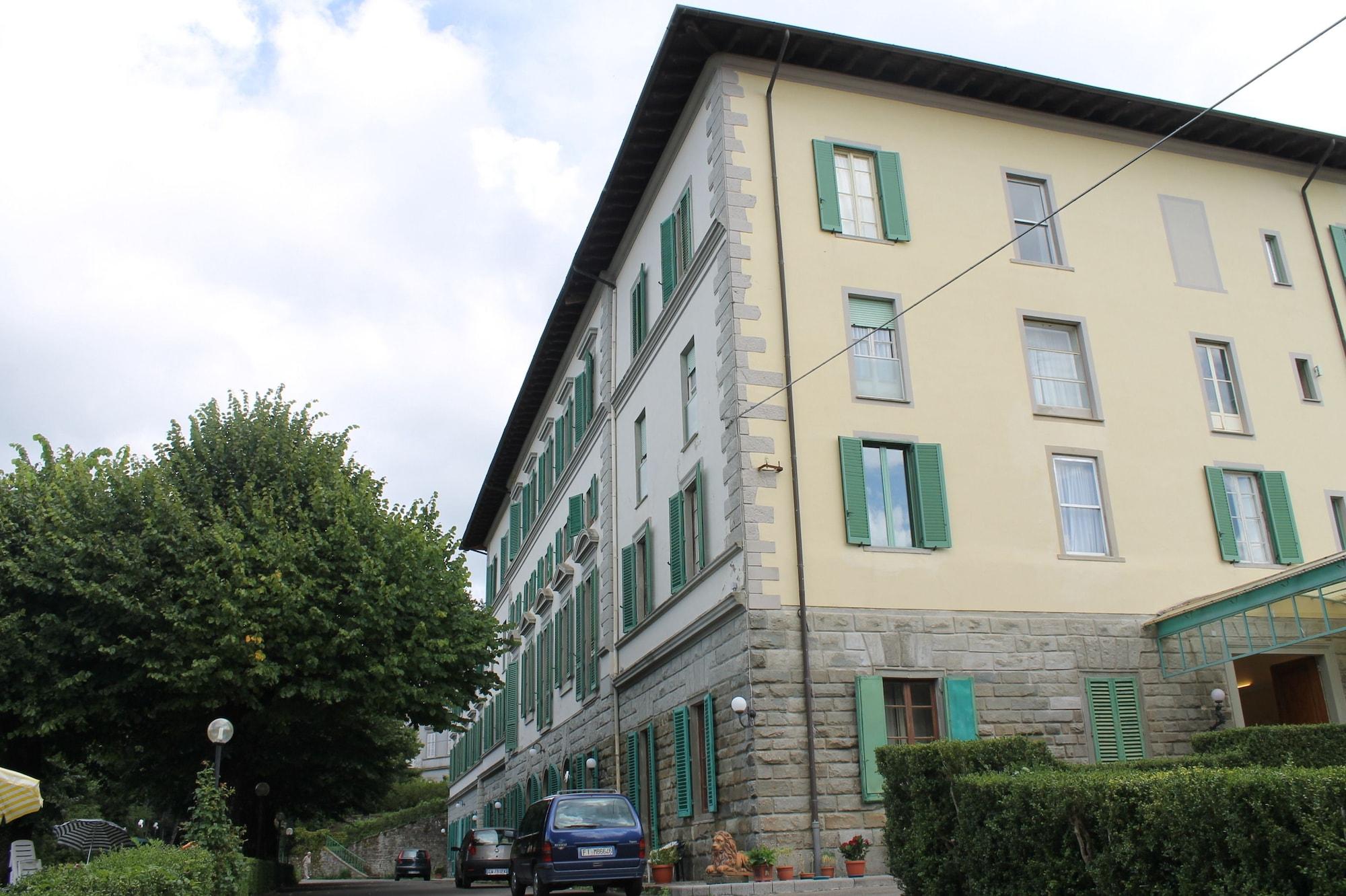 Vista Exterior Hotel Croce di Savoia