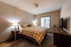 Alquiler Vacacional - Walk to food/shops and SHARC, 10 Passes, A/C, King Beds, Pool Table