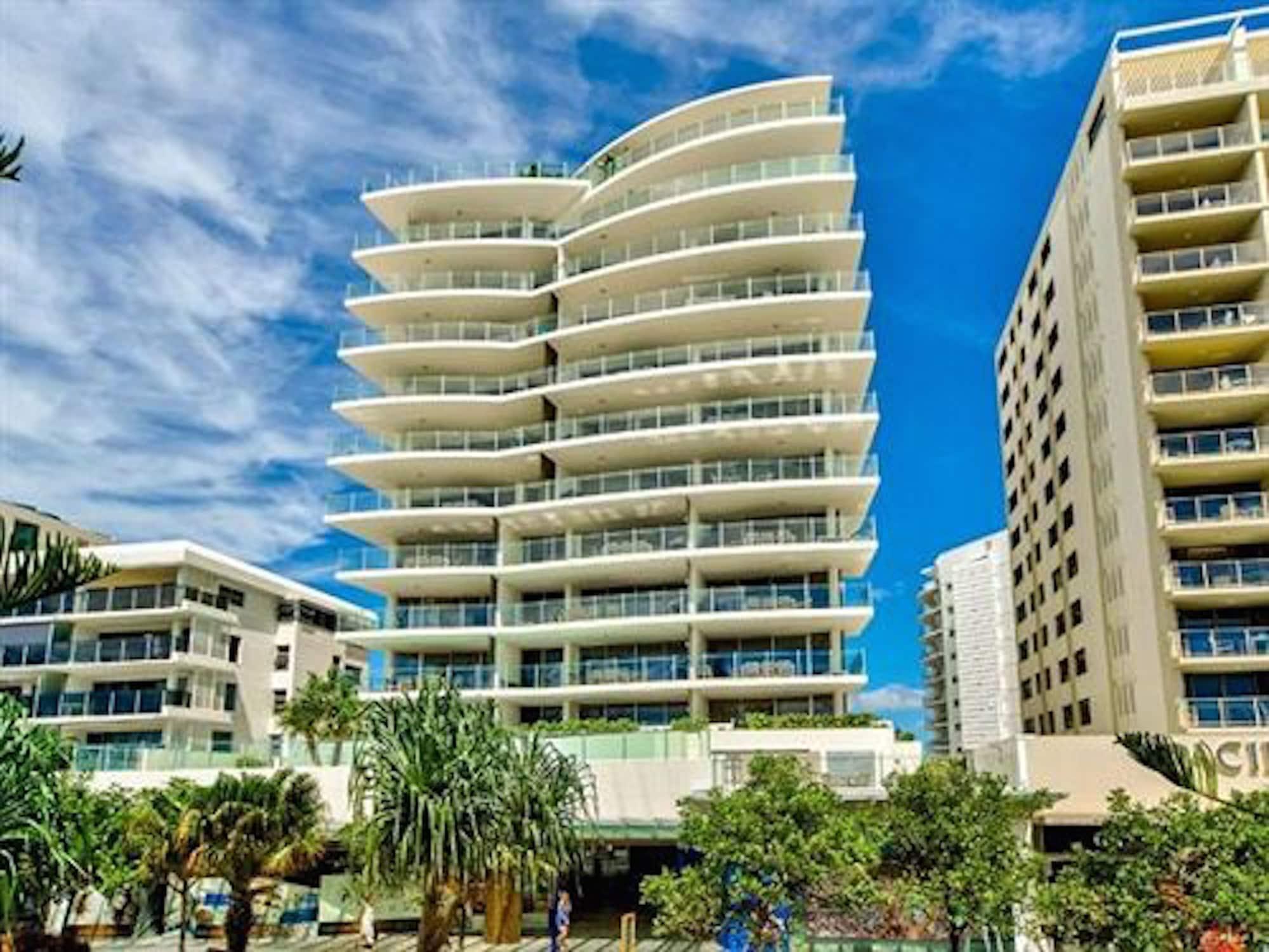 Vista Exterior Sea Pearl Resort Mooloolaba