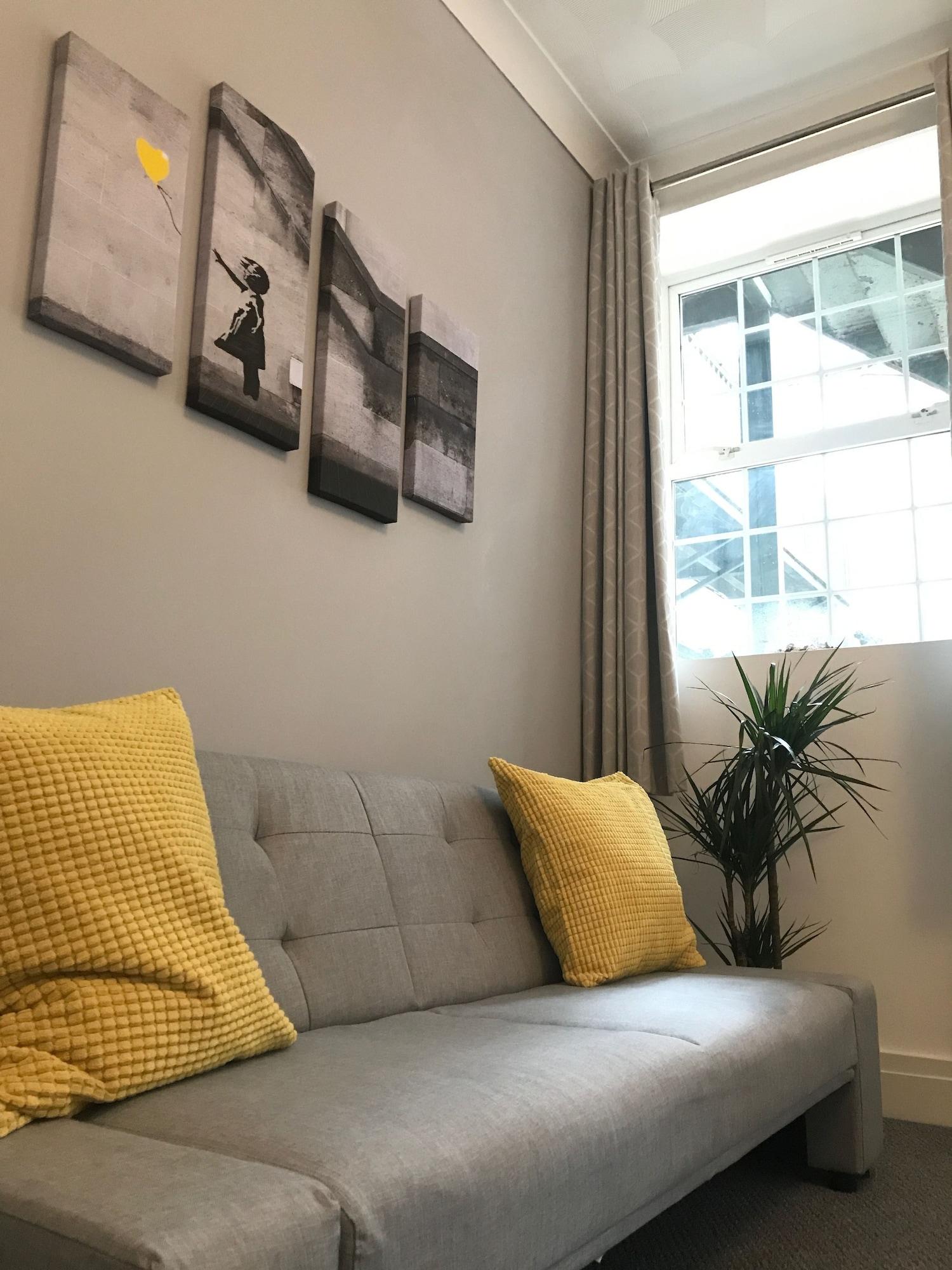 Varios The Castle Lodge