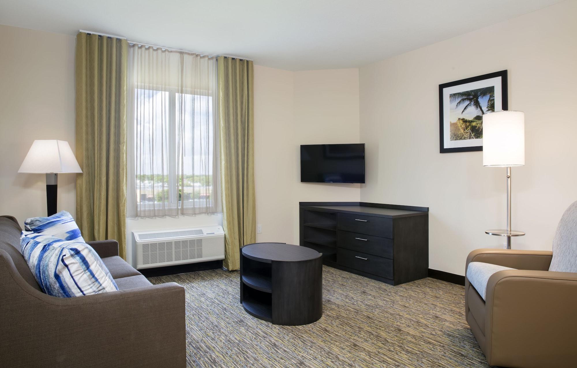 Set de Habitación Candlewood Suites Miami Exec Airport - Kendall by IHG