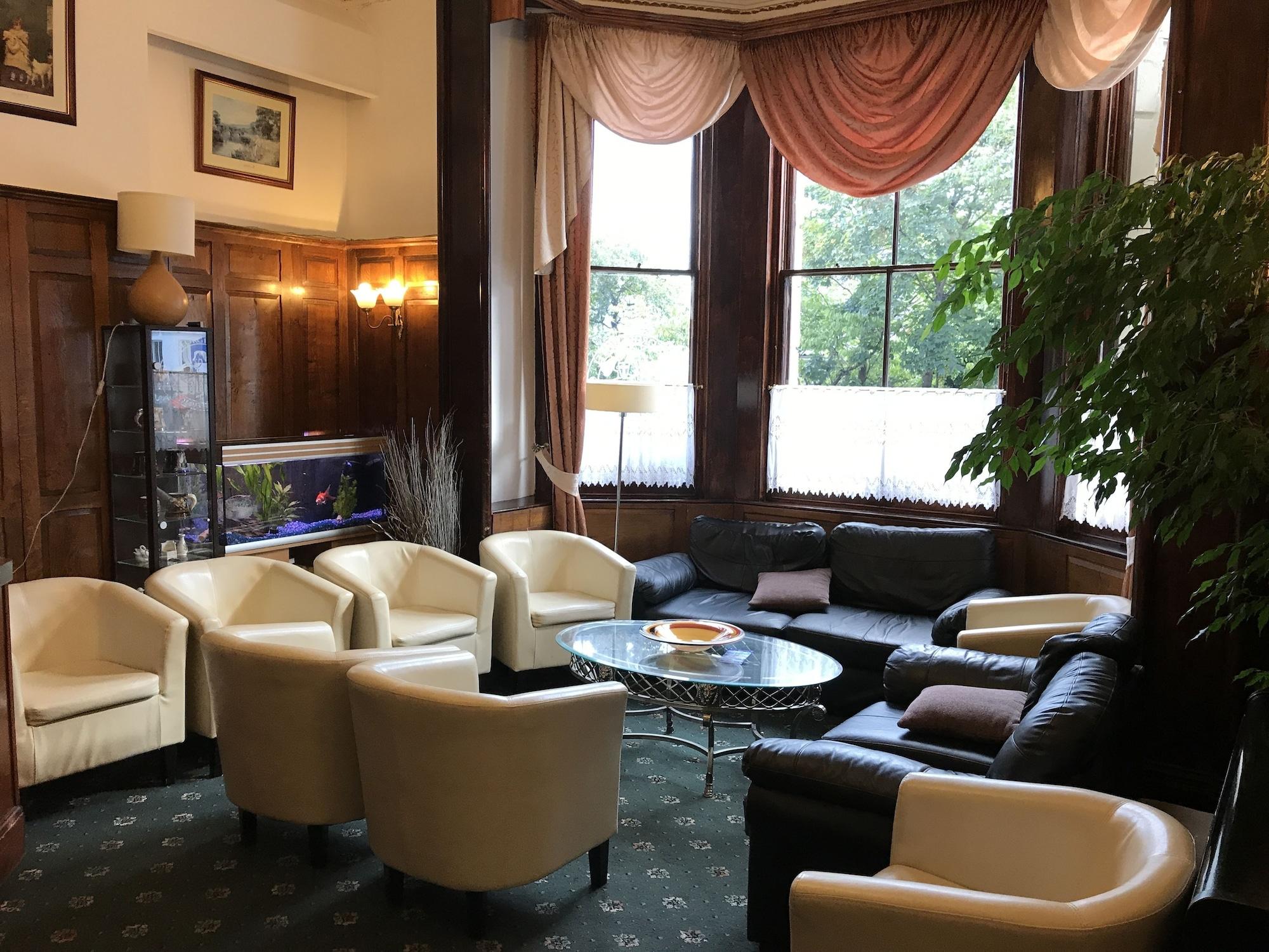 Vista Lobby St George Hotel