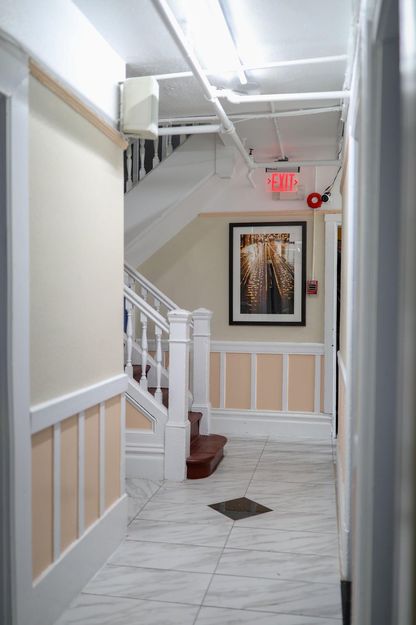 Vista Lobby The Adrian