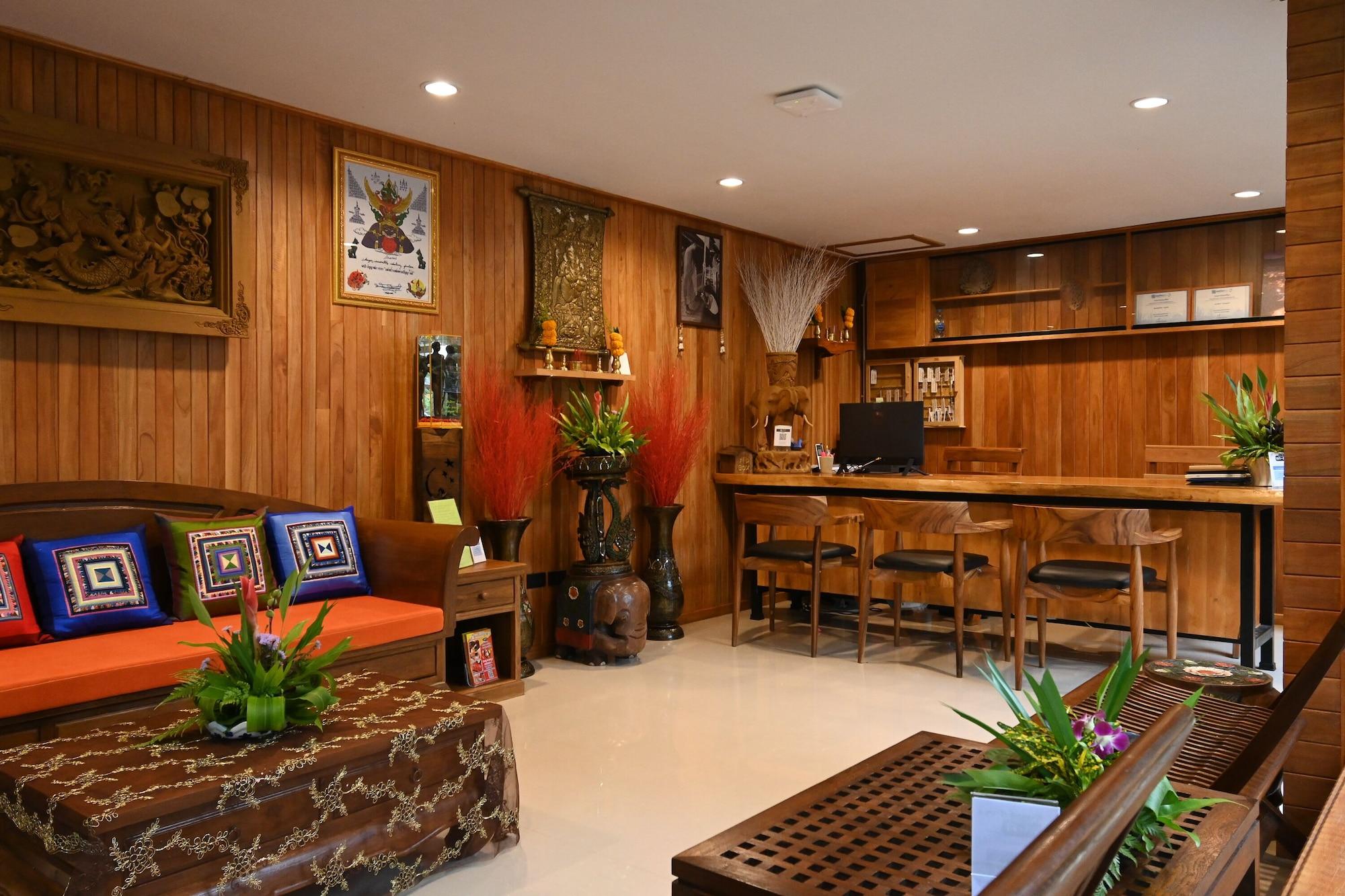 Vista Lobby Cascade Tara