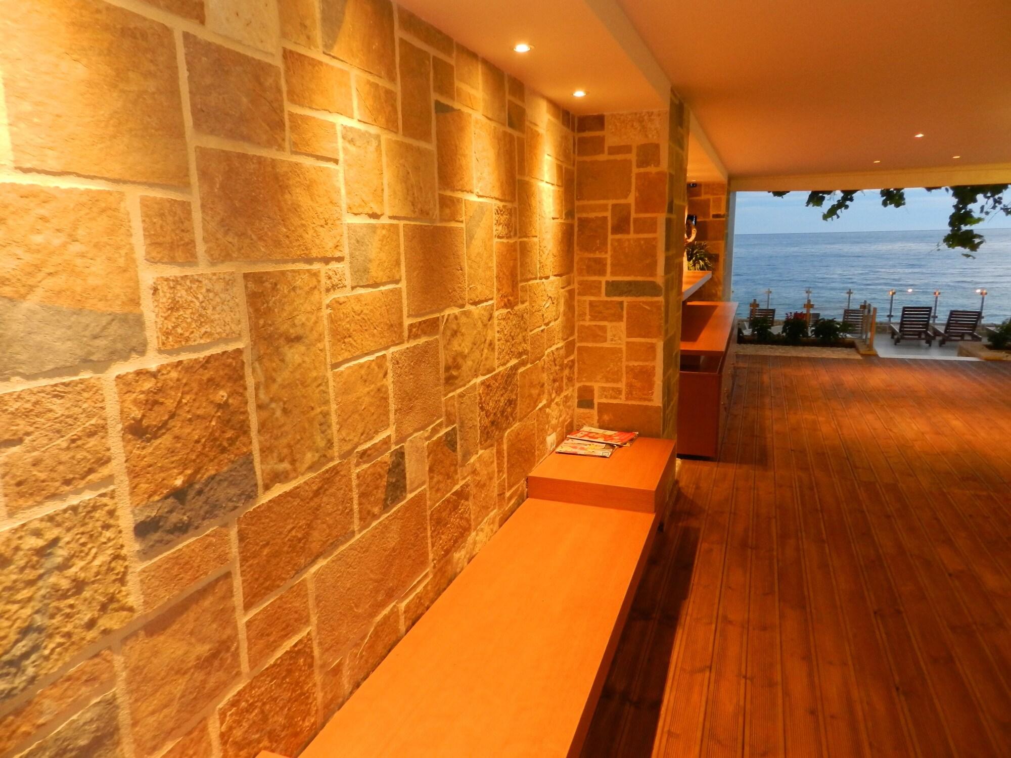 Vista Lobby Mare Bed & Breakfast Hotel