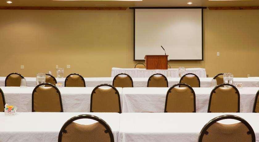 Centro de Negocios Baymont Inn & Suites By Wyndham Sturgis