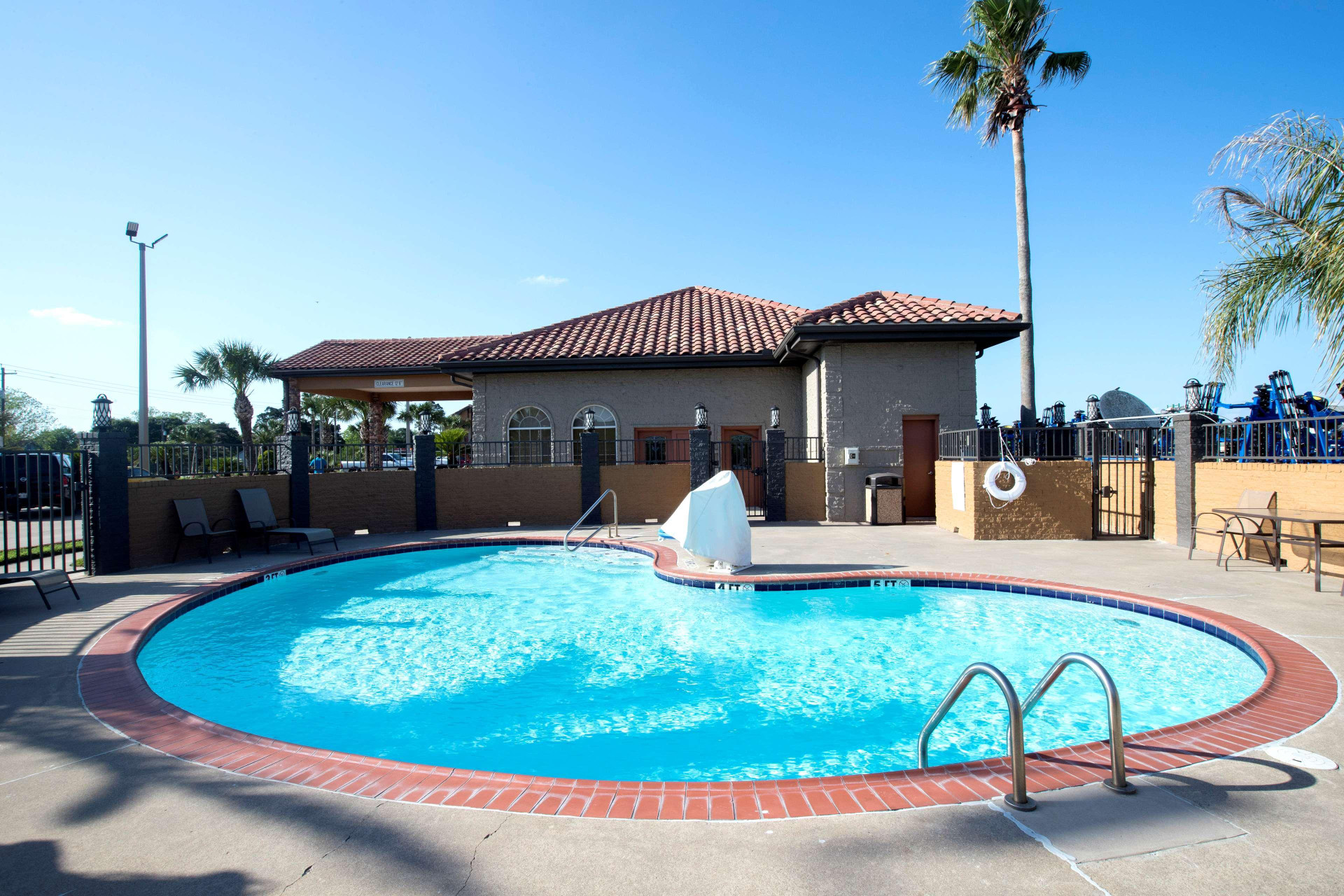 Vista Piscina Best Western Executive Inn El Campo