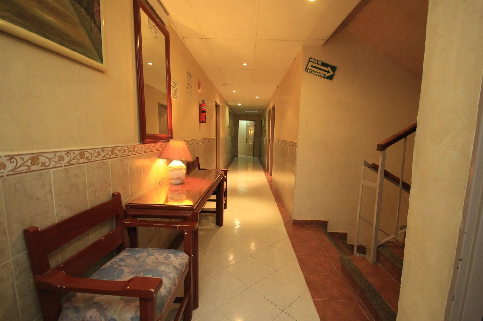 Vista Lobby Enterprise Inn Plaza