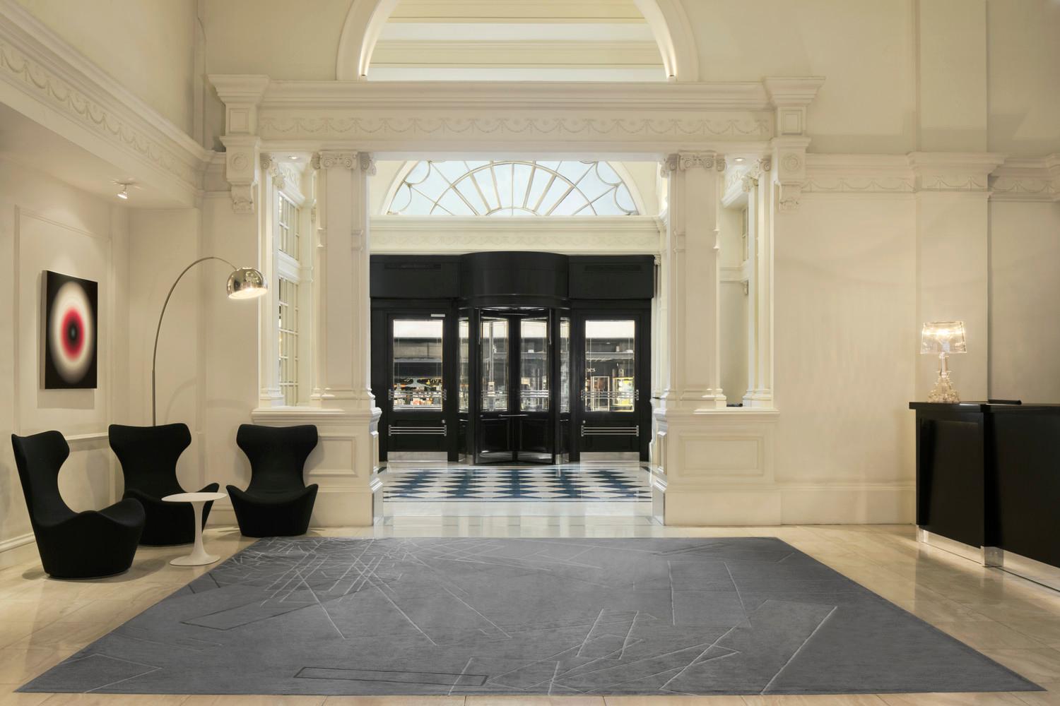 Vista Lobby The Dilly