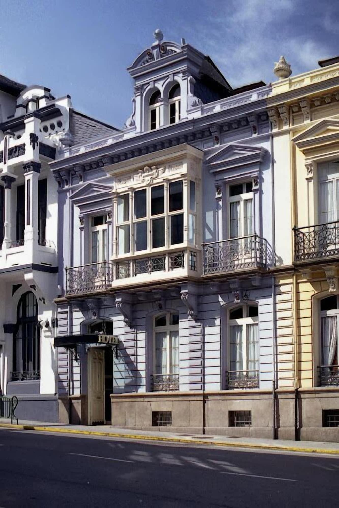 Vista Exterior Hotel Villa de Luarca