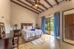 Renta Vacacional - Sunset Villa, Comfortable House Steps From the Beach