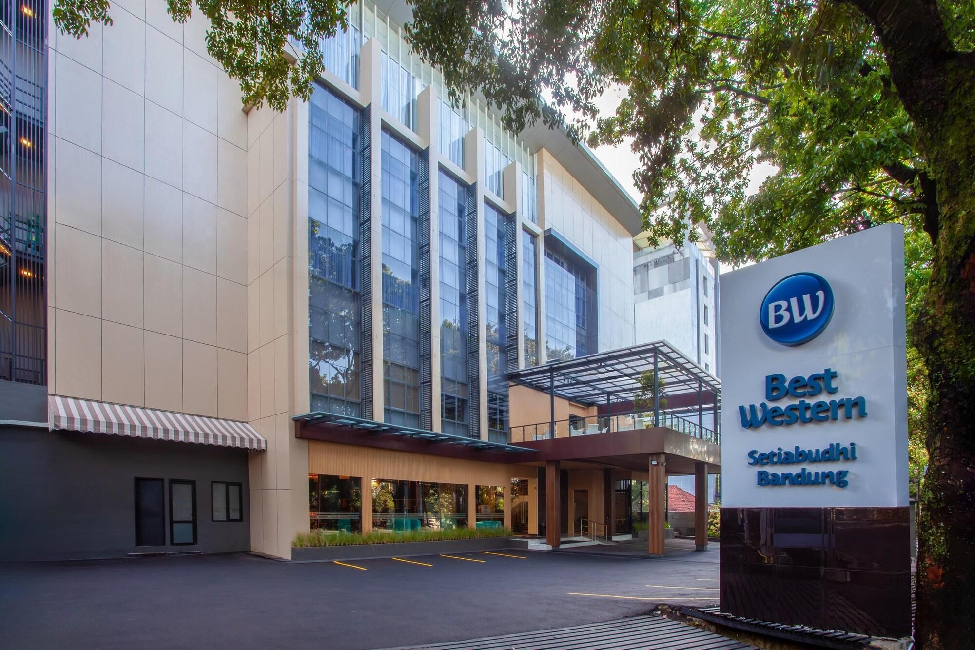 Vista Exterior Best Western Setiabudhi Bandung