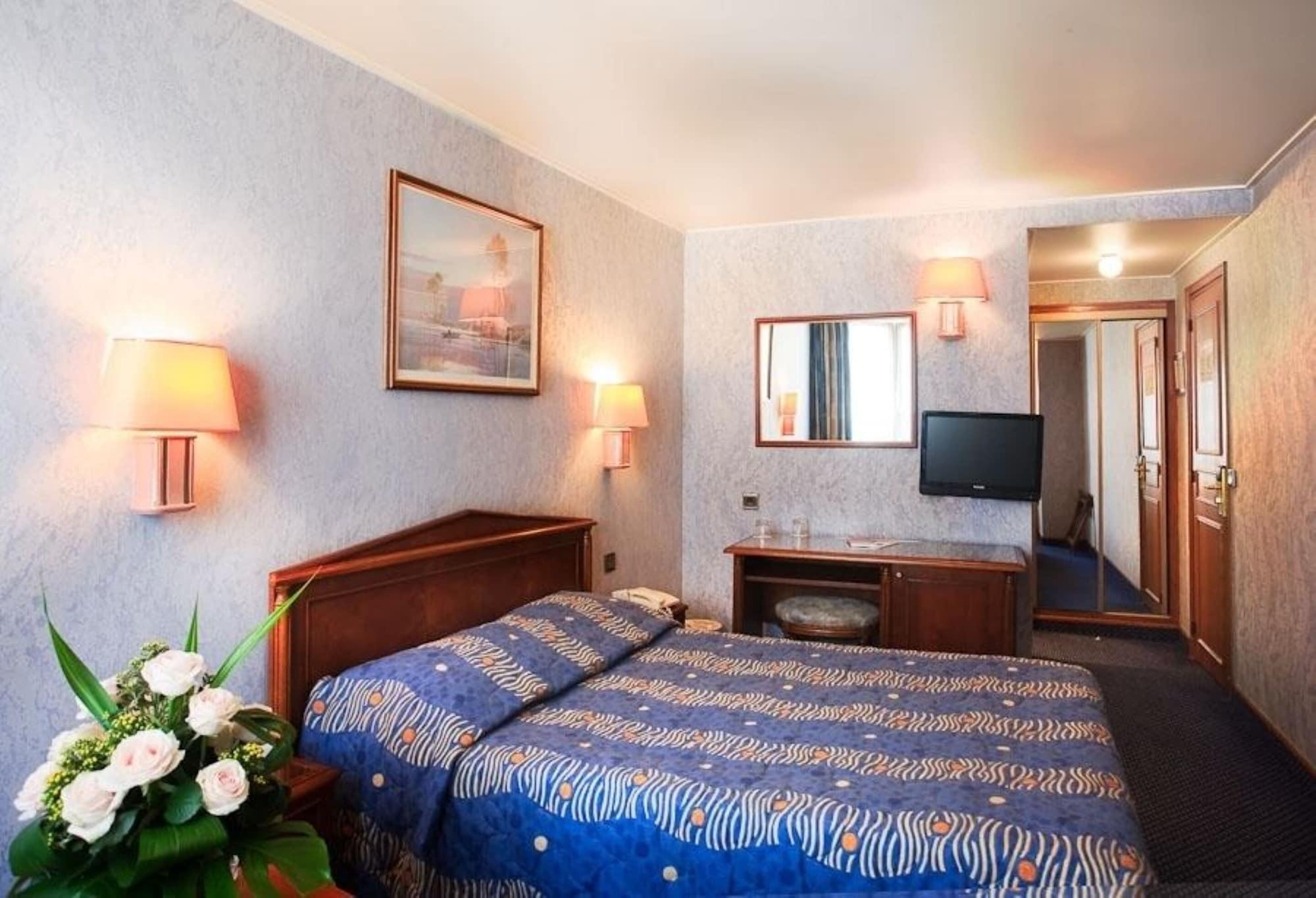 Varios Hôtel Meslay République