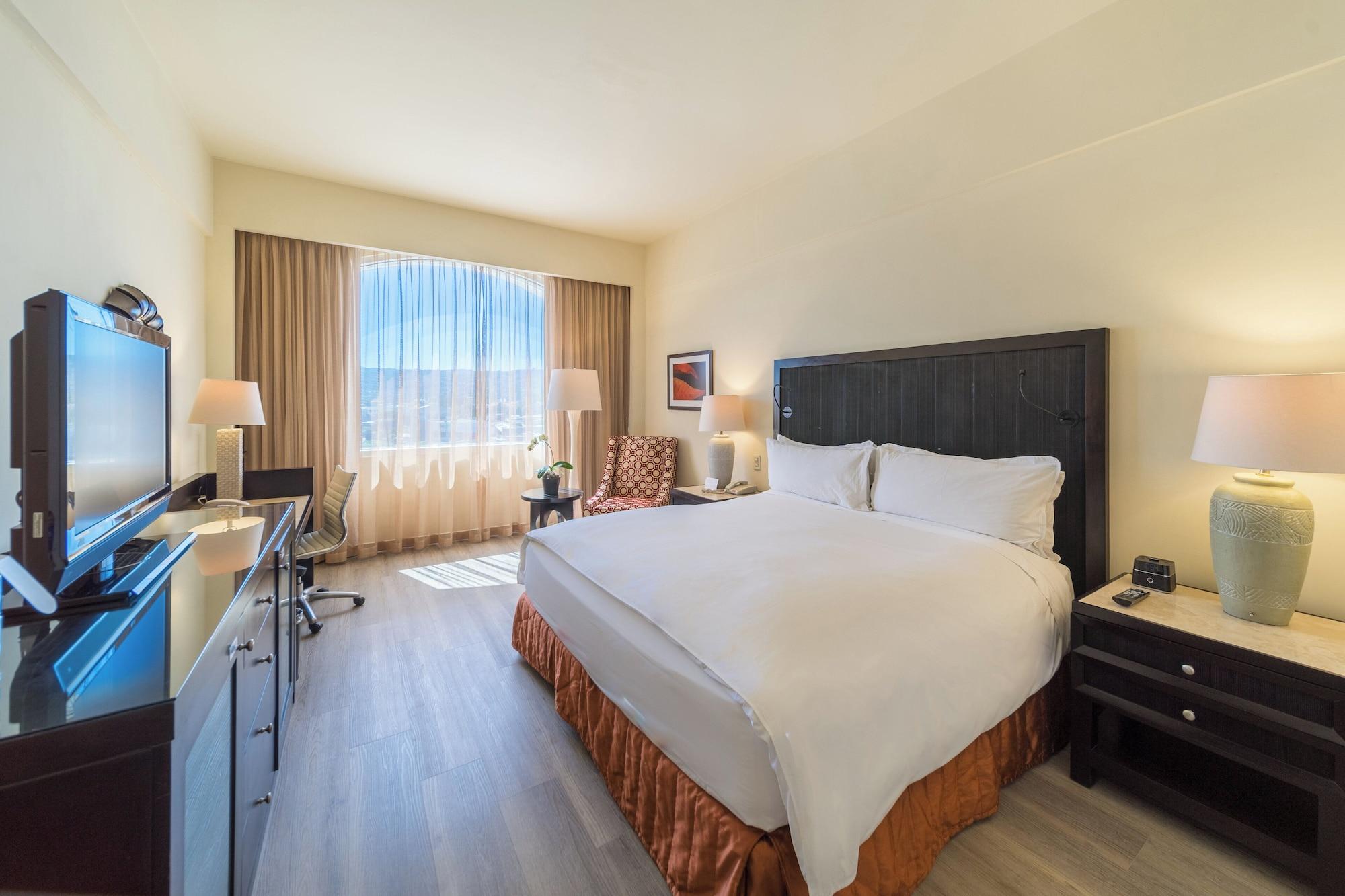 Habitación Real InterContinental San Salvador at Metrocentro Mall by IHG