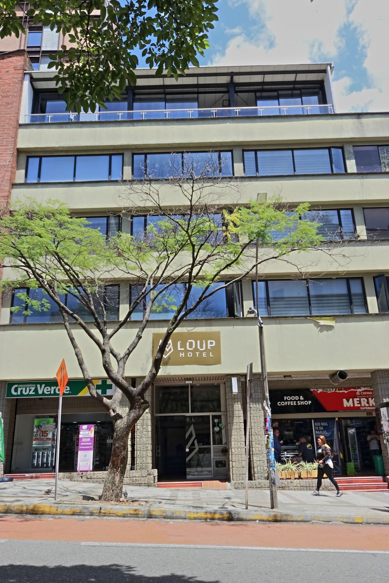 Varios Hotel Loup