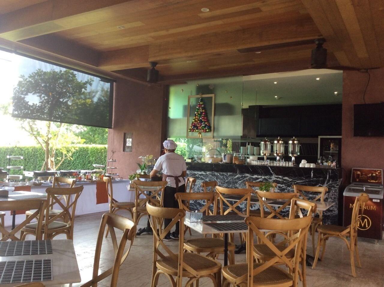 Restaurant The Glory River Kwai Hotel