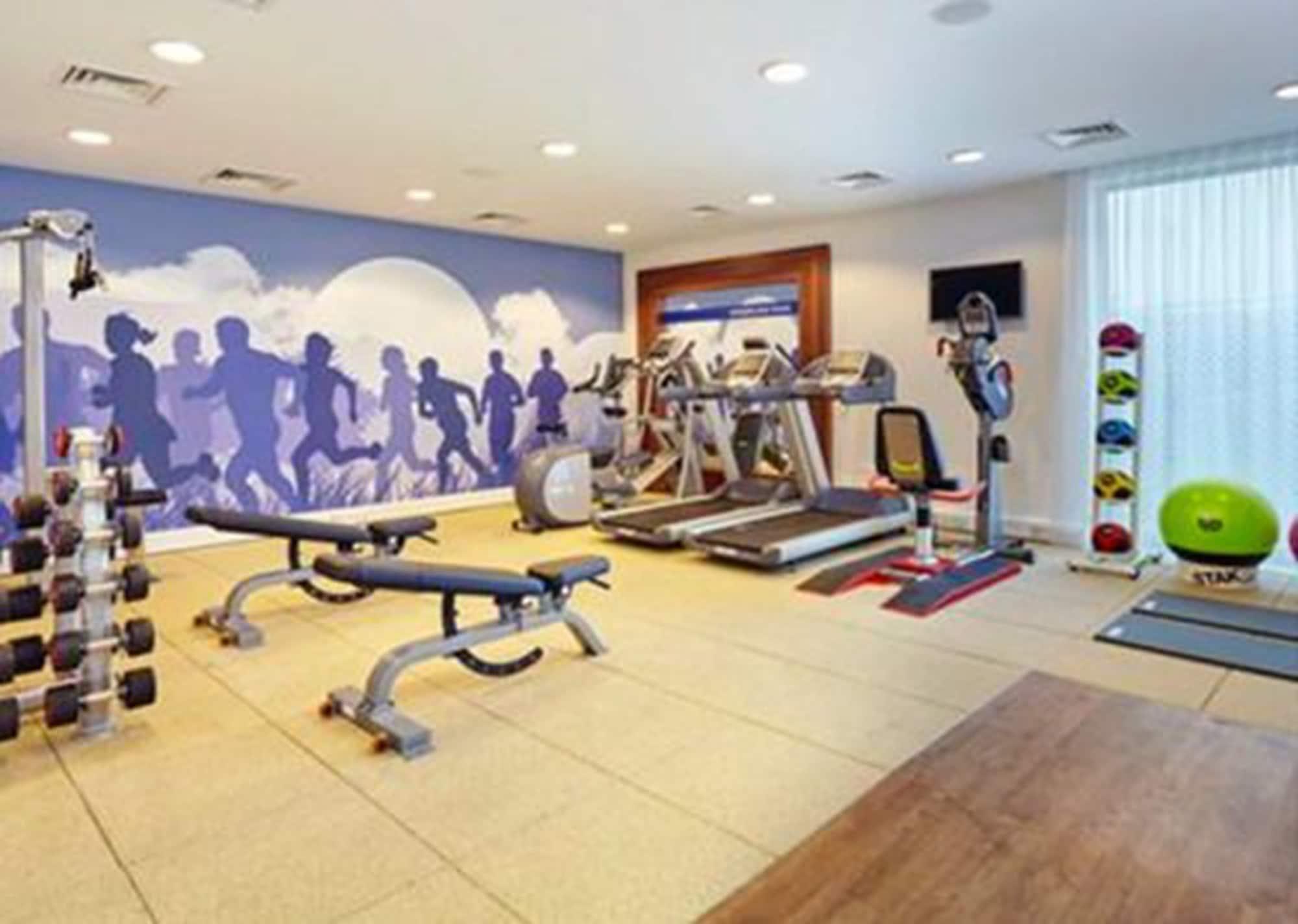 Gimnasio Hampton by Hilton Berlin City East Side Gallery