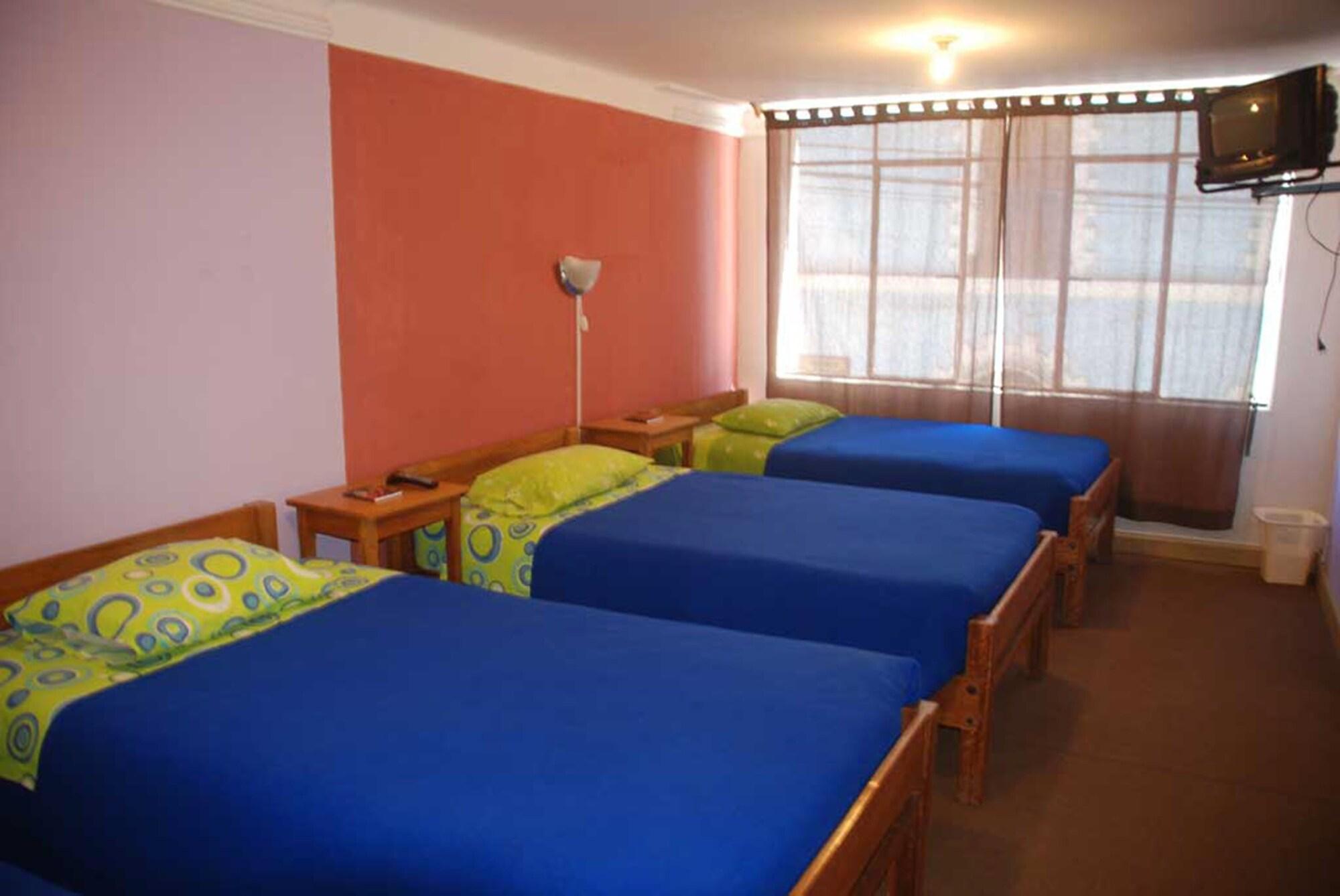 Varios Tayka Hostel